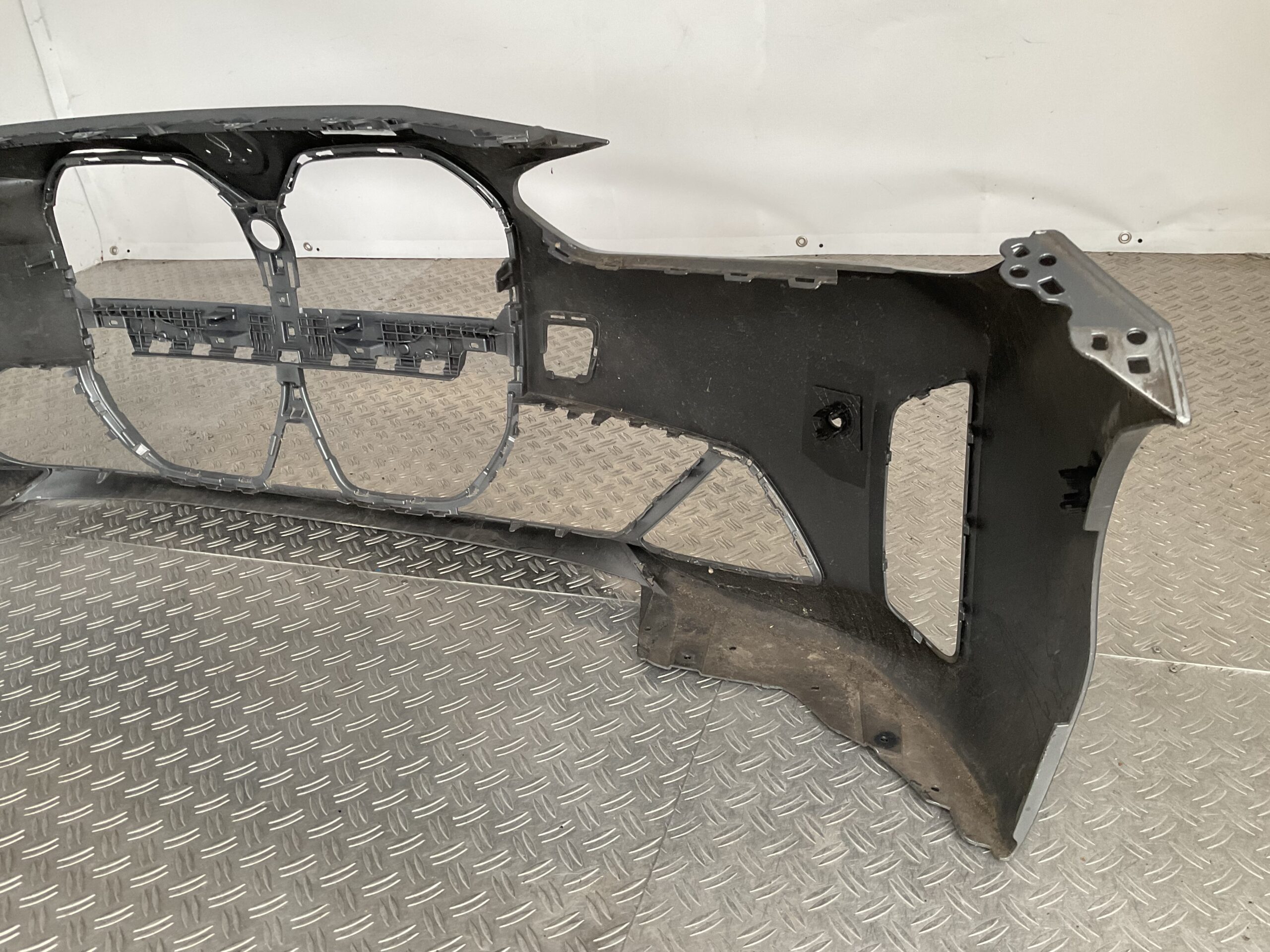 Bumper BMW i4 G26 Grand Coupe 21-24 51118738585 Voorbumper K5-16302z