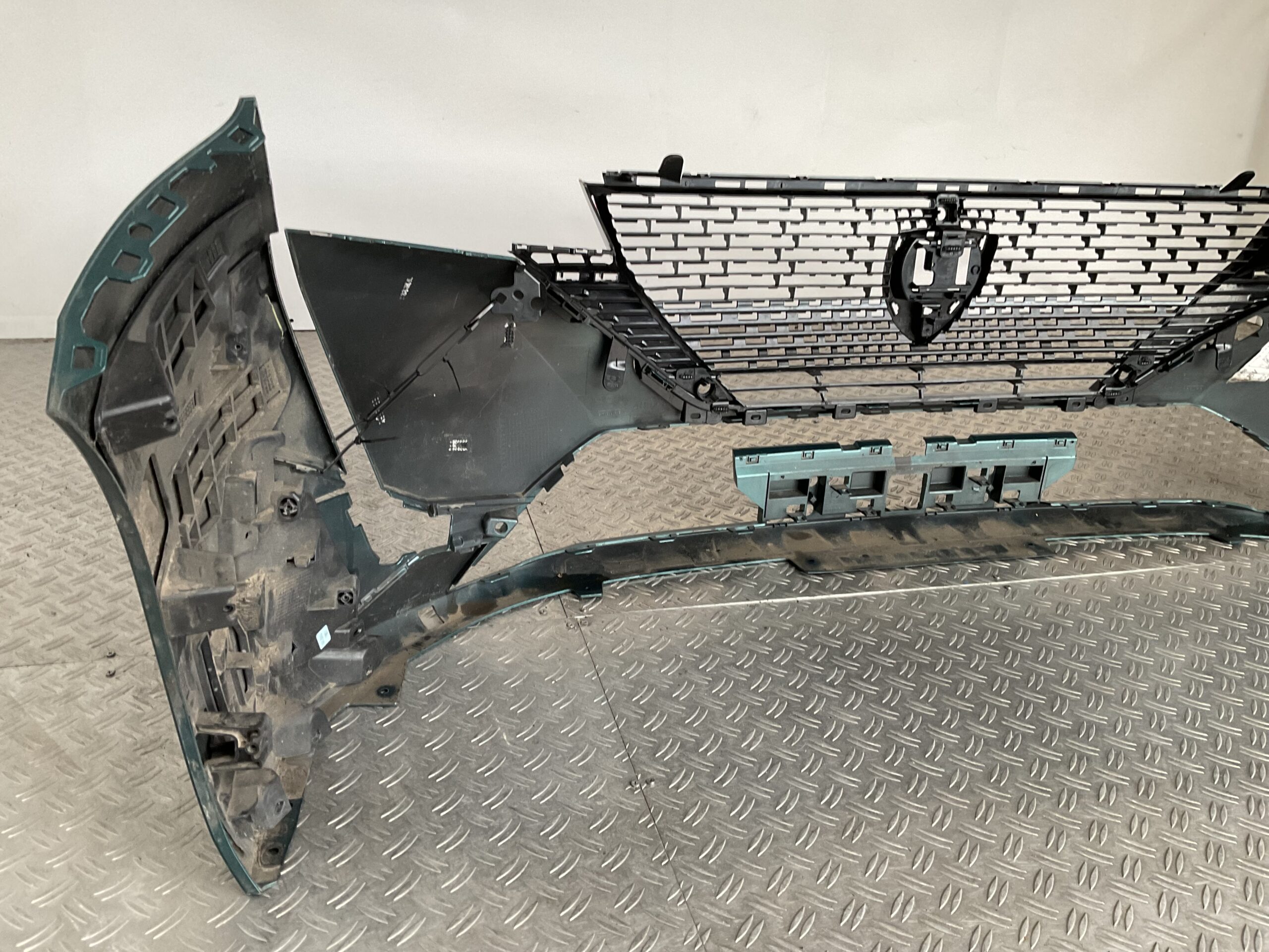 Bumper Peugeot 308 2022-2025 9838074780 Voorbumper J5-16335z