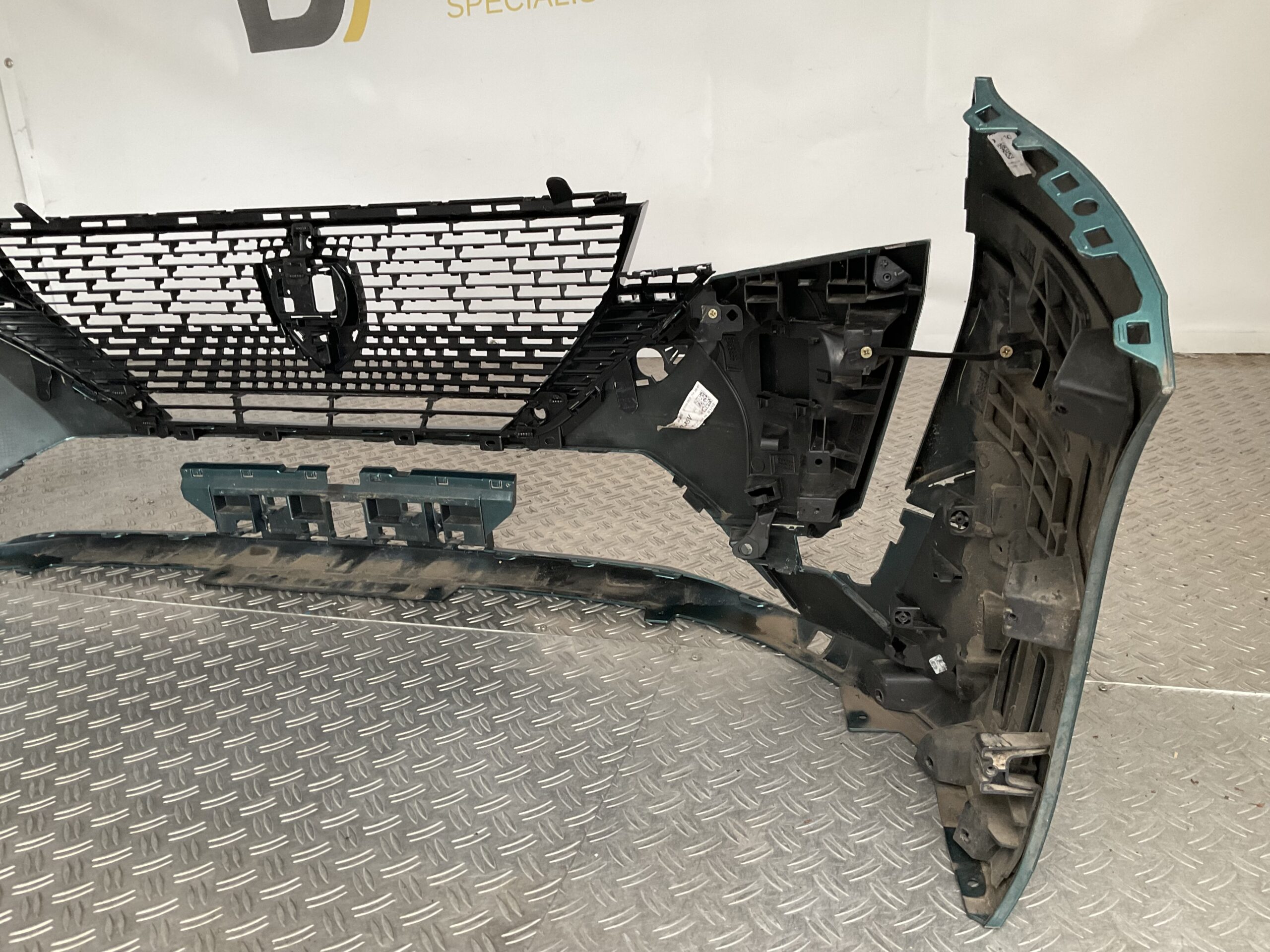 Bumper Peugeot 308 2022-2025 9838074780 Voorbumper J5-16335z