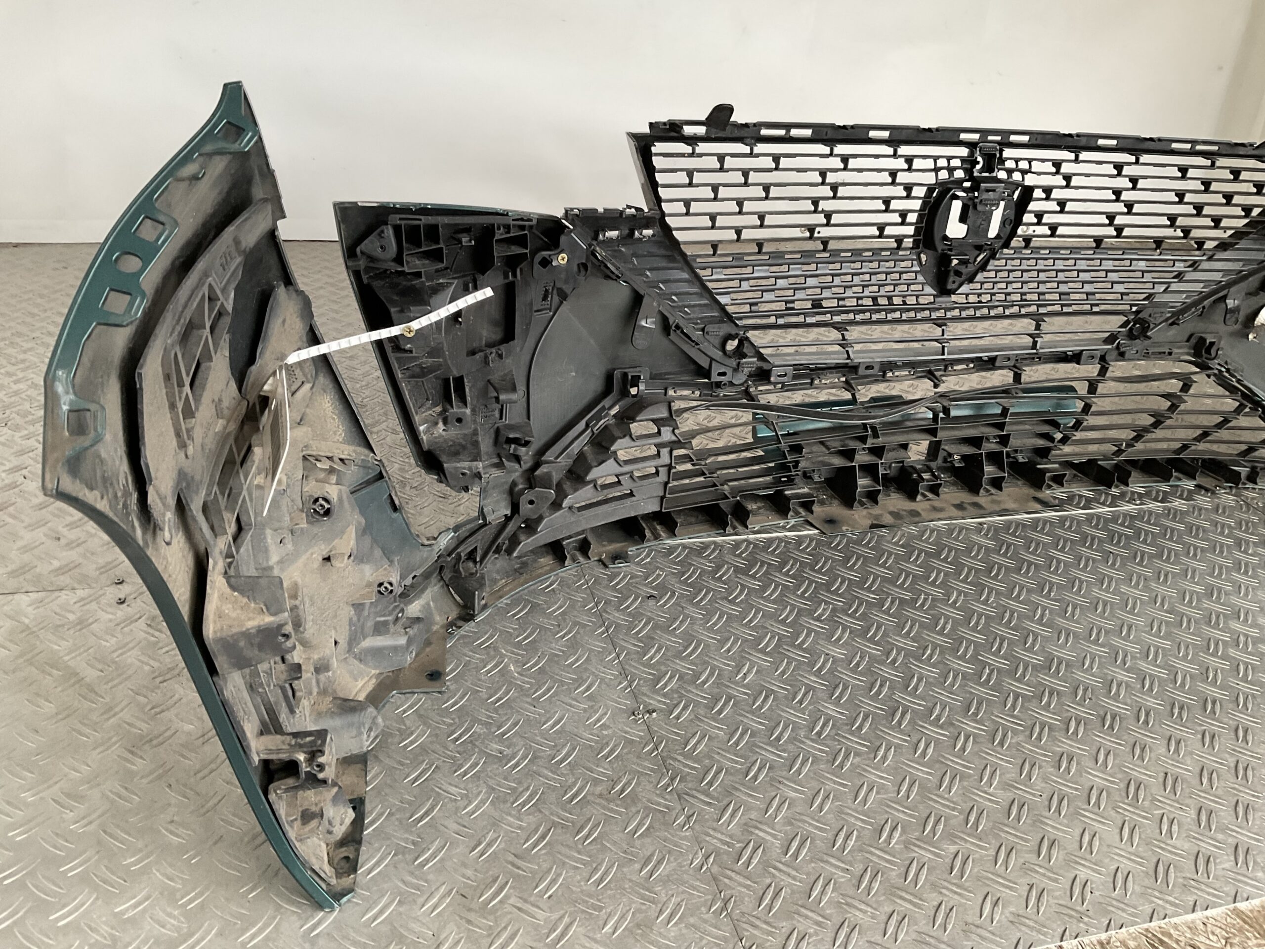 Bumper Peugeot 308 2022-2025 9838074780 Voorbumper J5-16336z