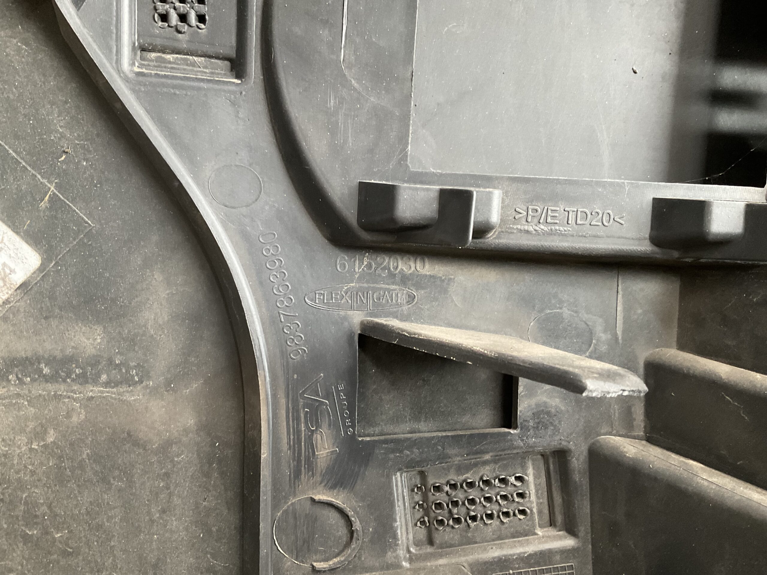 Bumper Peugeot 308 2022-2025 9838074780 Voorbumper J5-16336z