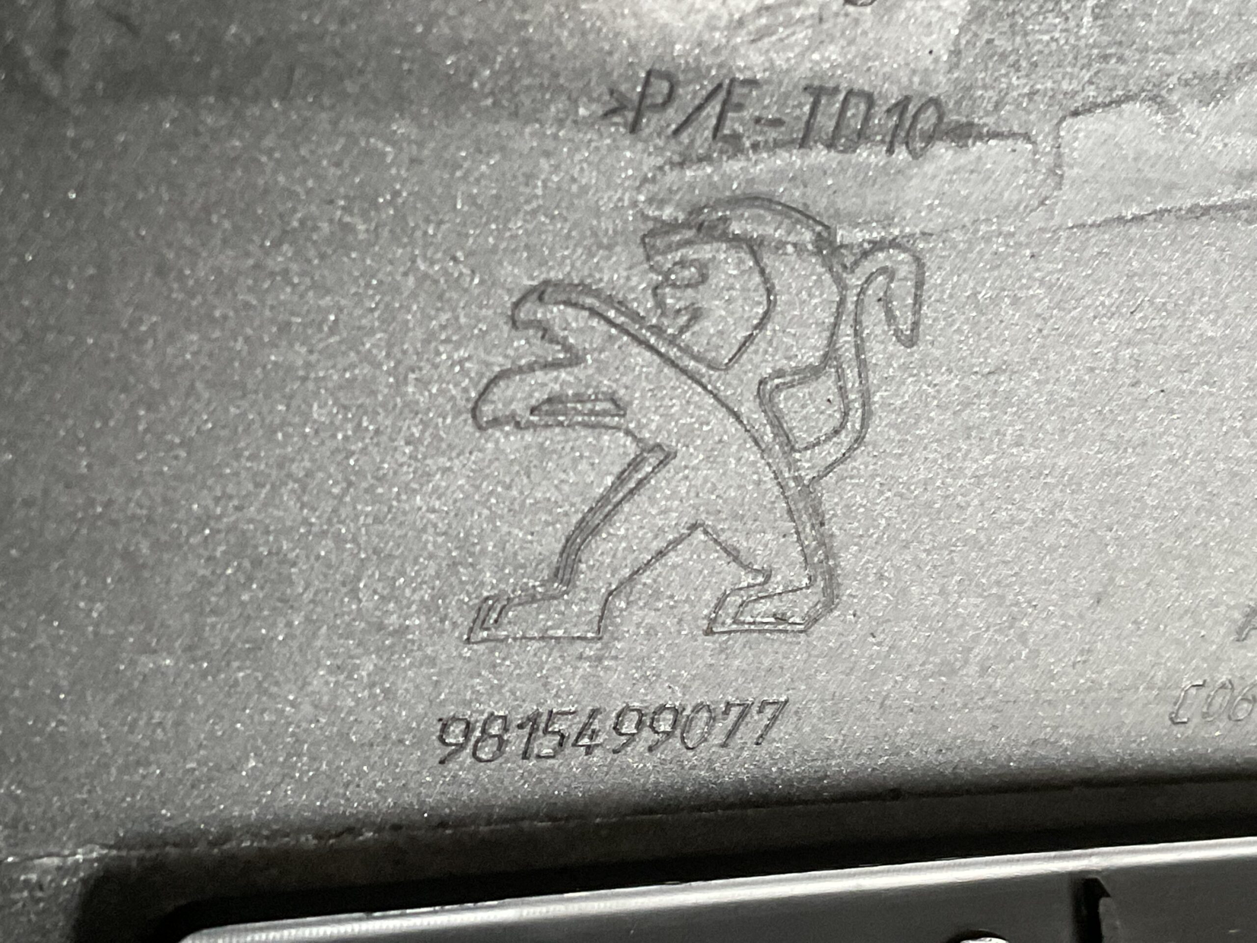 Bumper Peugeot 3008 5008 GT-Line GTLINE 16-20 9815499077 Voorbumper J5-16339z