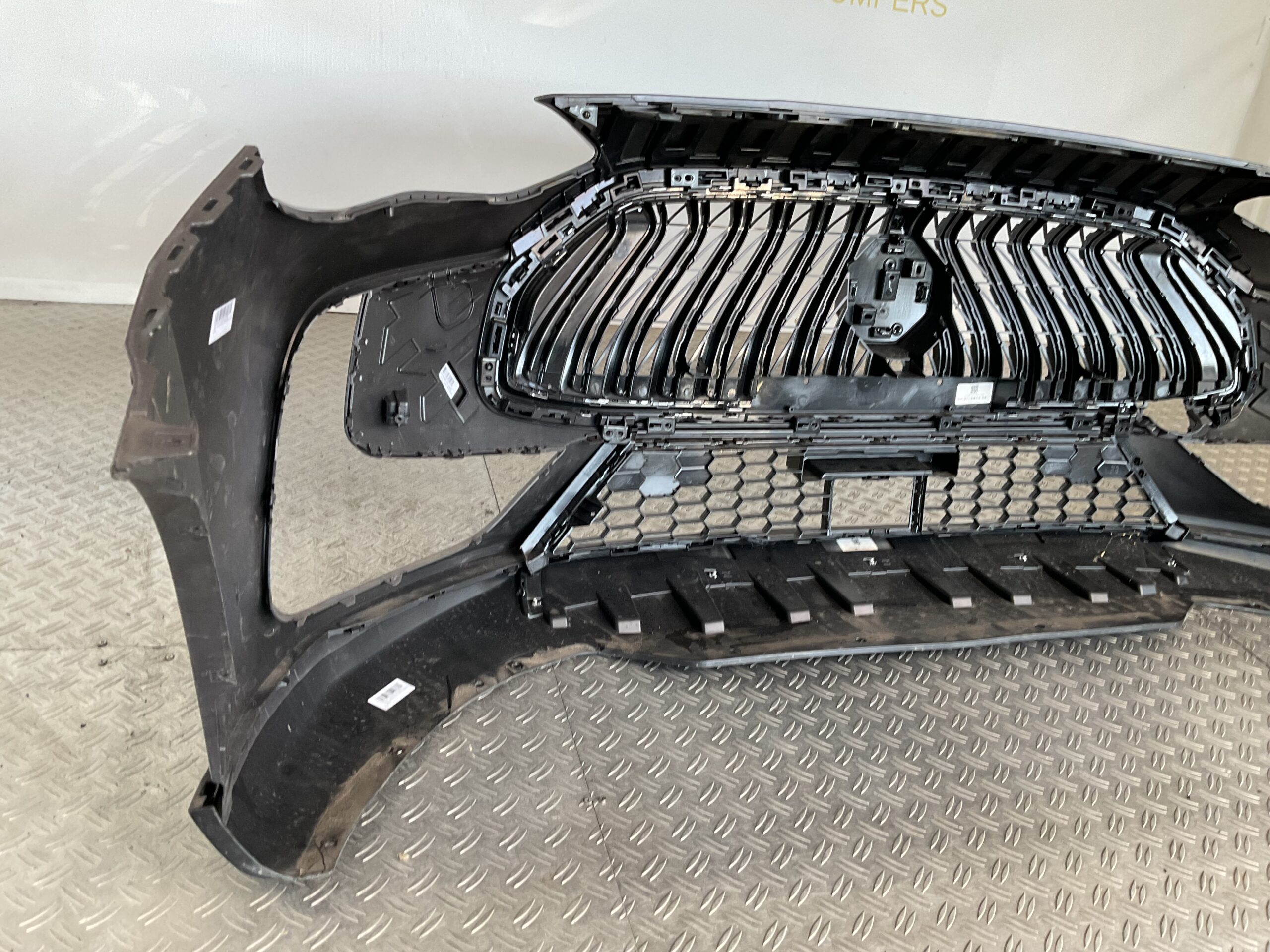 Bumper MG HS Hybrid Facelift 22-25 P10947207 Voorbumper M1-16382z