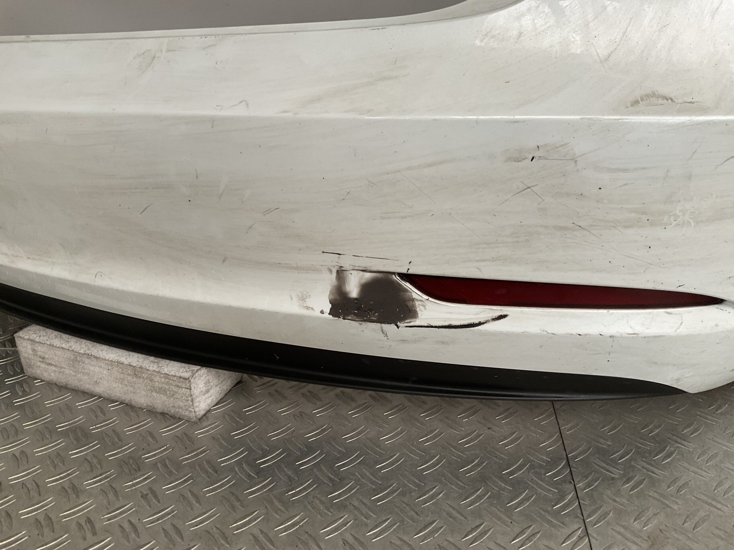 Bumper Tesla model 3 17-23 1530720-02-d Achterbumper F5-16462z