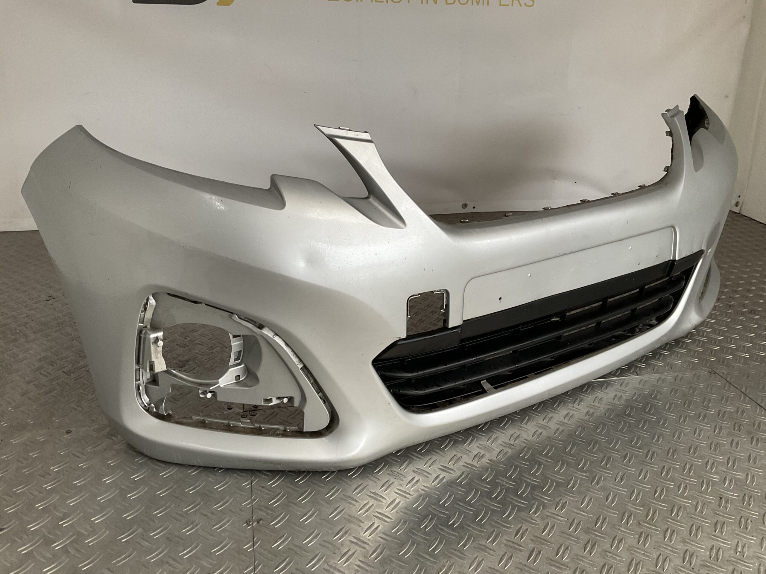 Bumper Peugeot 108 2014-2024 52119-OH150 Voorbumper J4-16441z