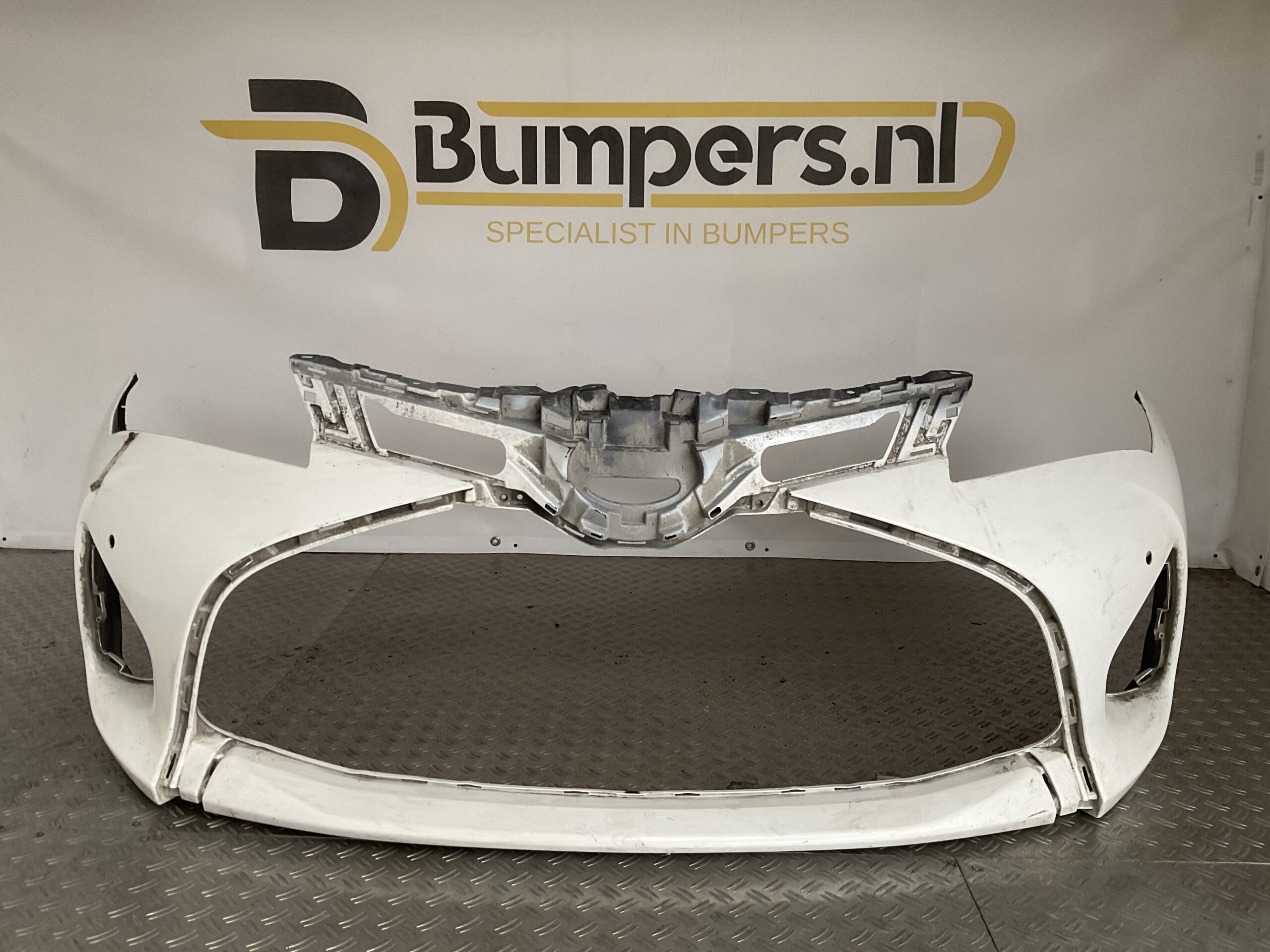 Bumper Toyota Yaris Facelift 17-19 pdc 53102-0D030 Voorbumper D1-16439z