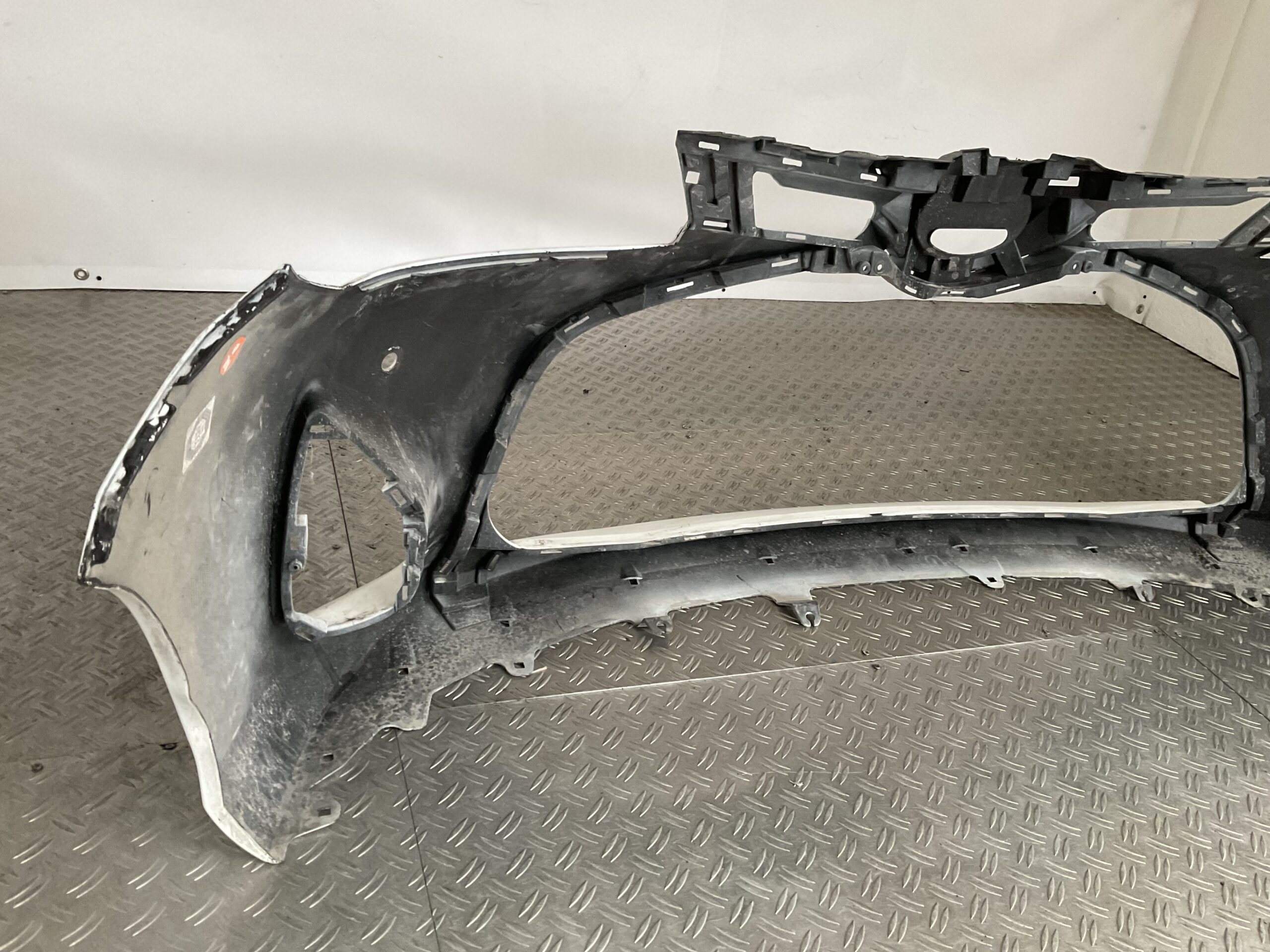 Bumper Toyota Yaris Facelift 17-19 pdc 53102-0D030 Voorbumper D1-16439z