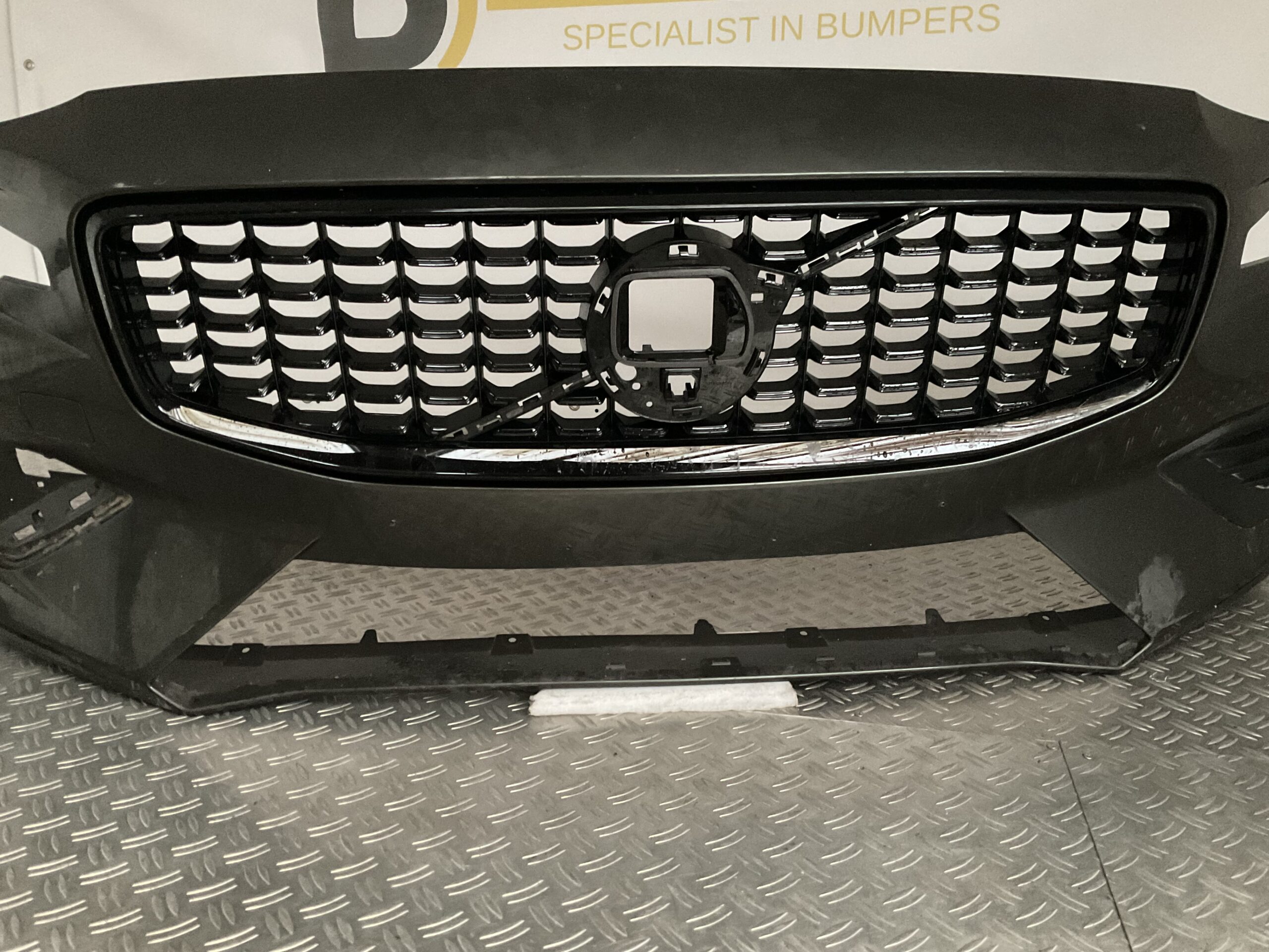 Bumper Volvo S60 V60 2018-2022 31690589 Grill Voorbumper B9-15427z