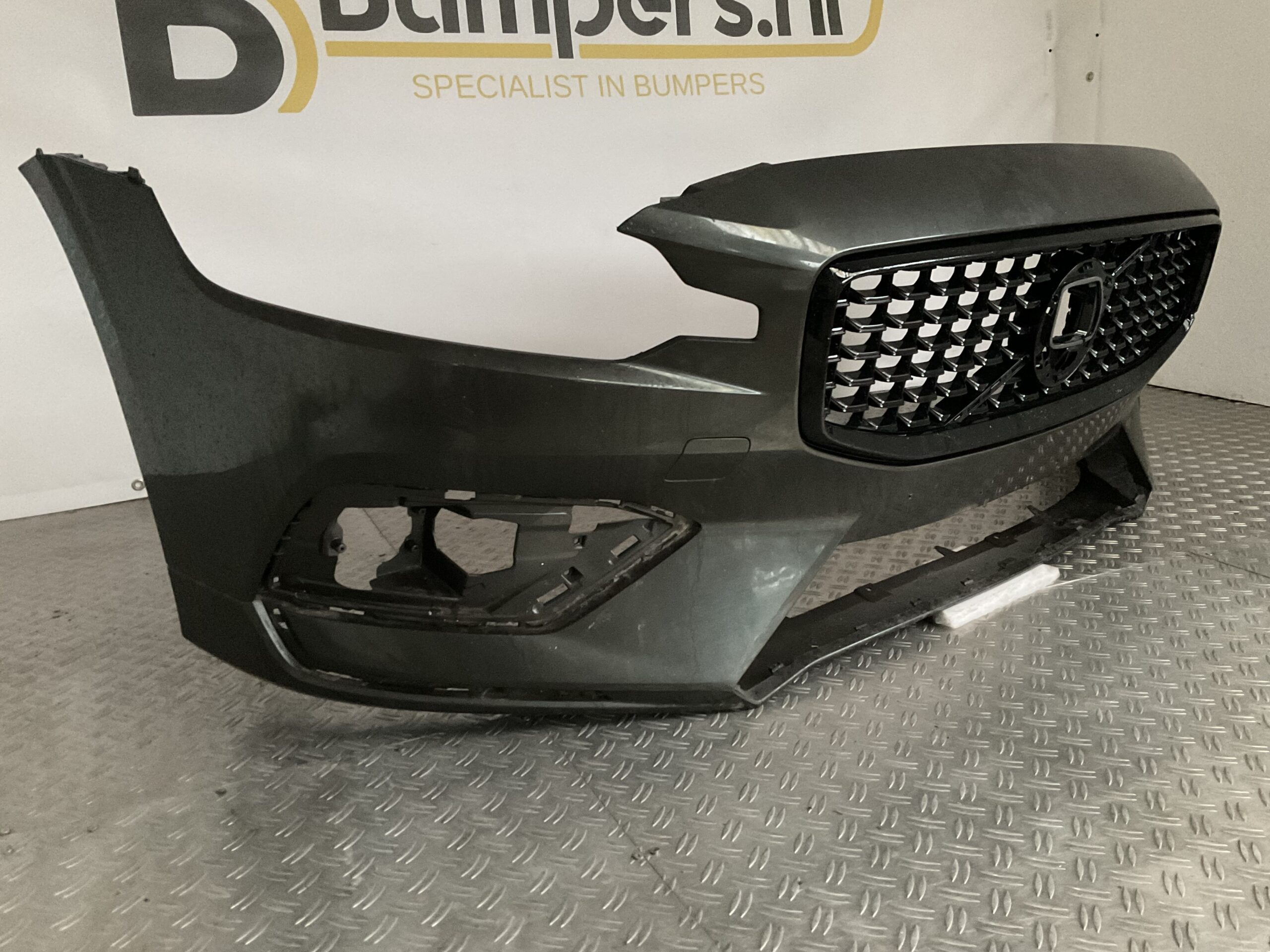 Bumper Volvo S60 V60 2018-2022 31690589 Grill Voorbumper B9-15427z