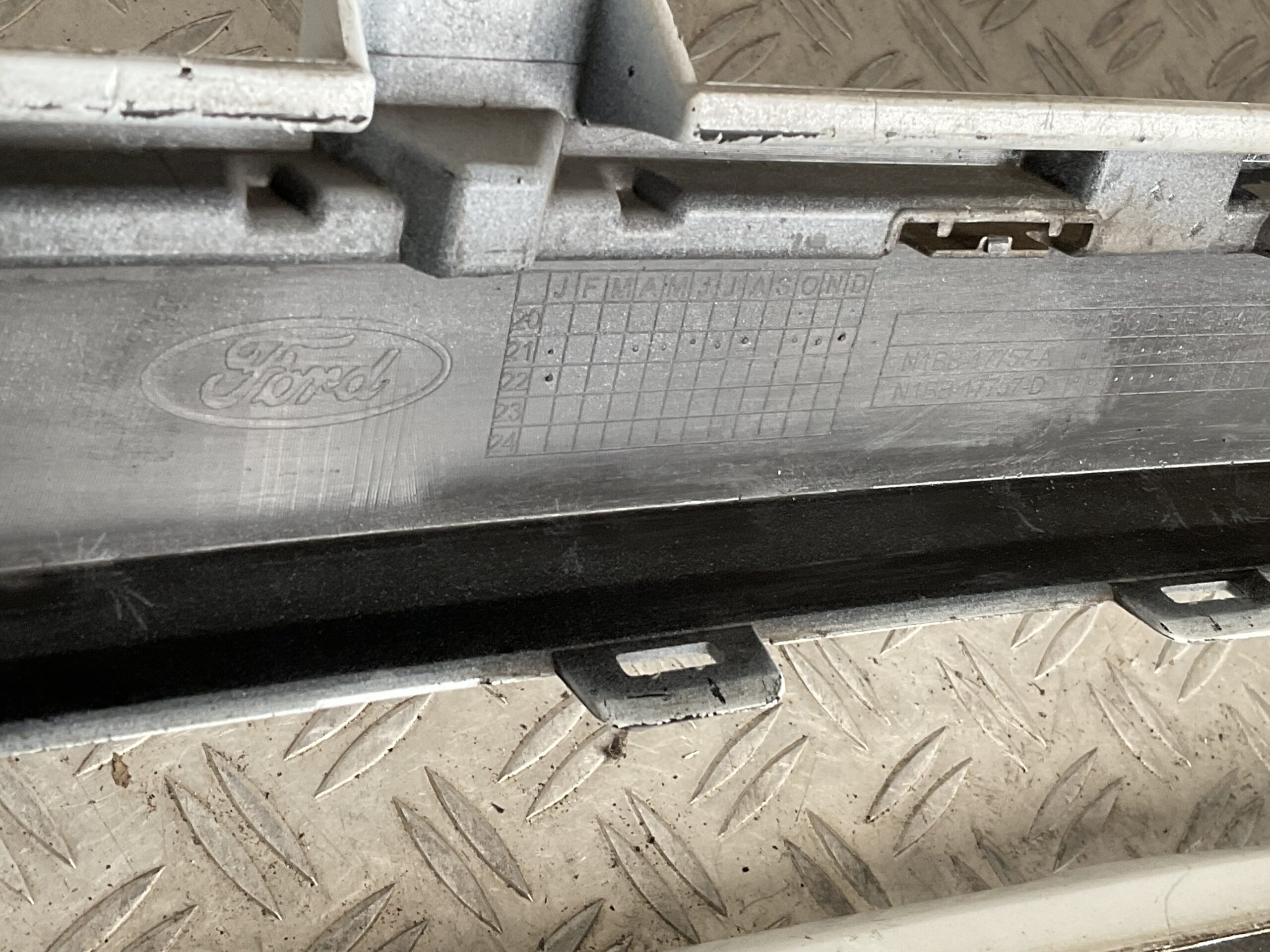 Bumper Ford Fiesta MK8 VIII Facelift 21- N1BB-17757-A Voorbumper D3-16526z