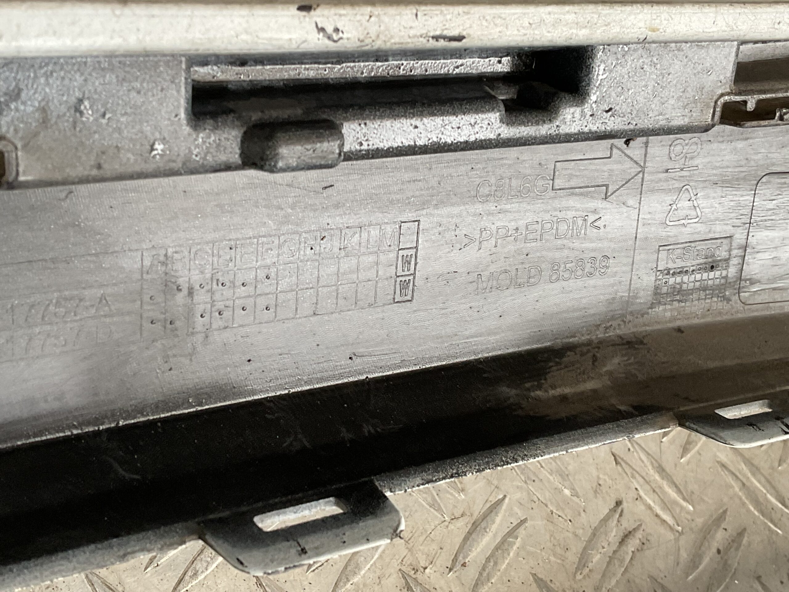 Bumper Ford Fiesta MK8 VIII Facelift 21- N1BB-17757-A Voorbumper D3-16526z