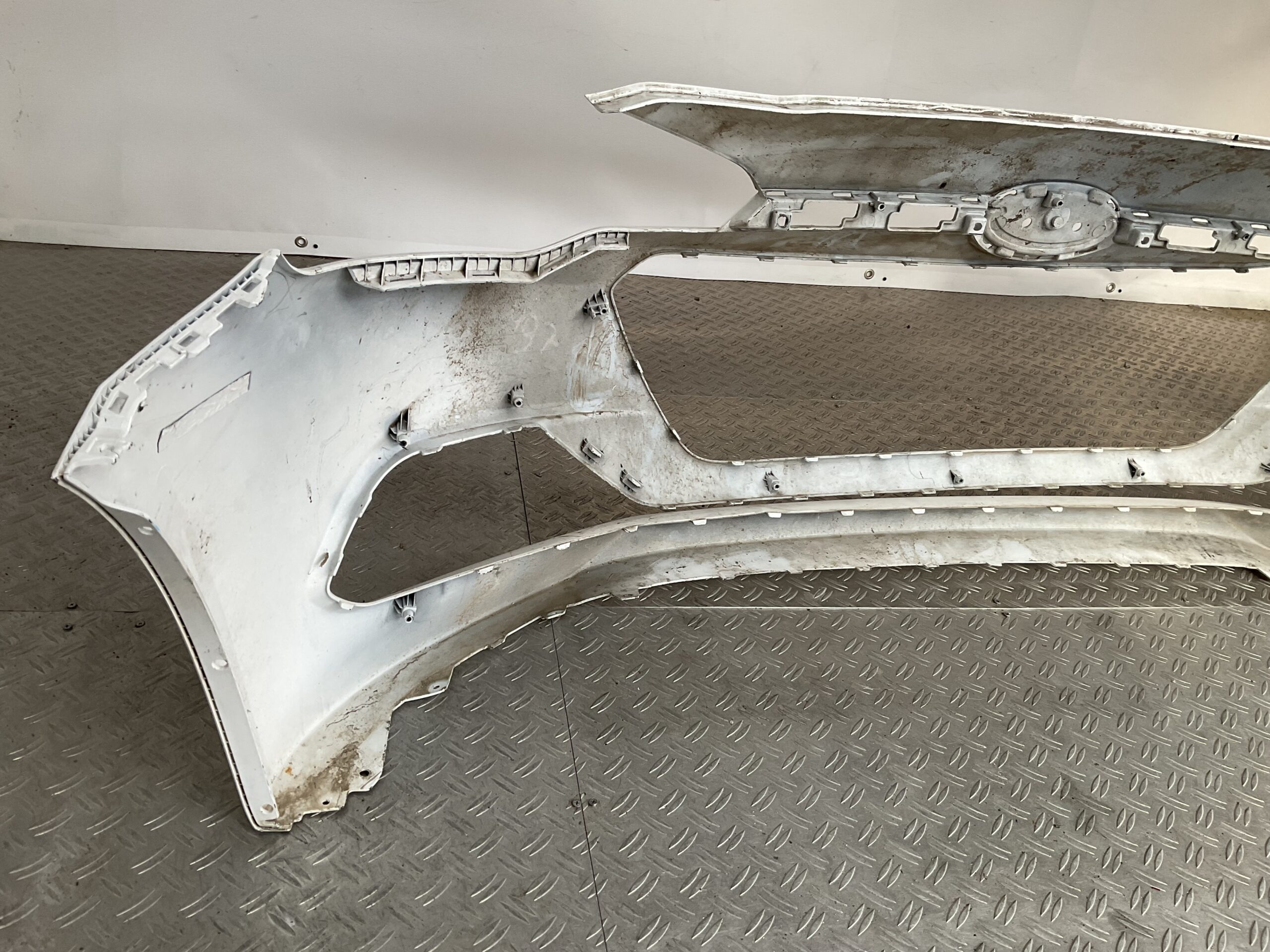 Bumper Hyundai i20 13-16 86511-C8000 Voorbumper E3-16527z