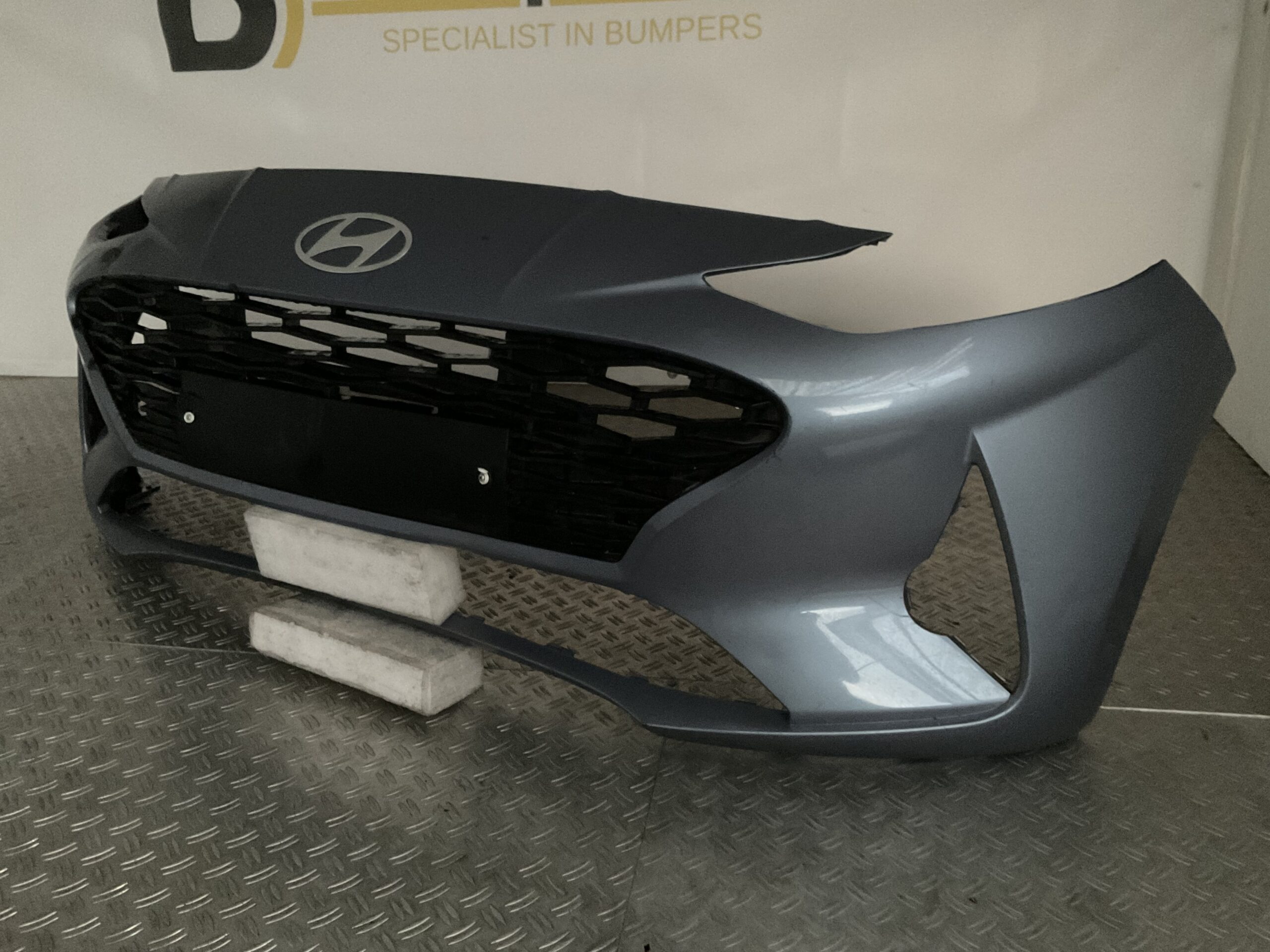 Bumper Hyundai i10 Facelift 23- 86511-K7000 Voorbumper E3-16533z