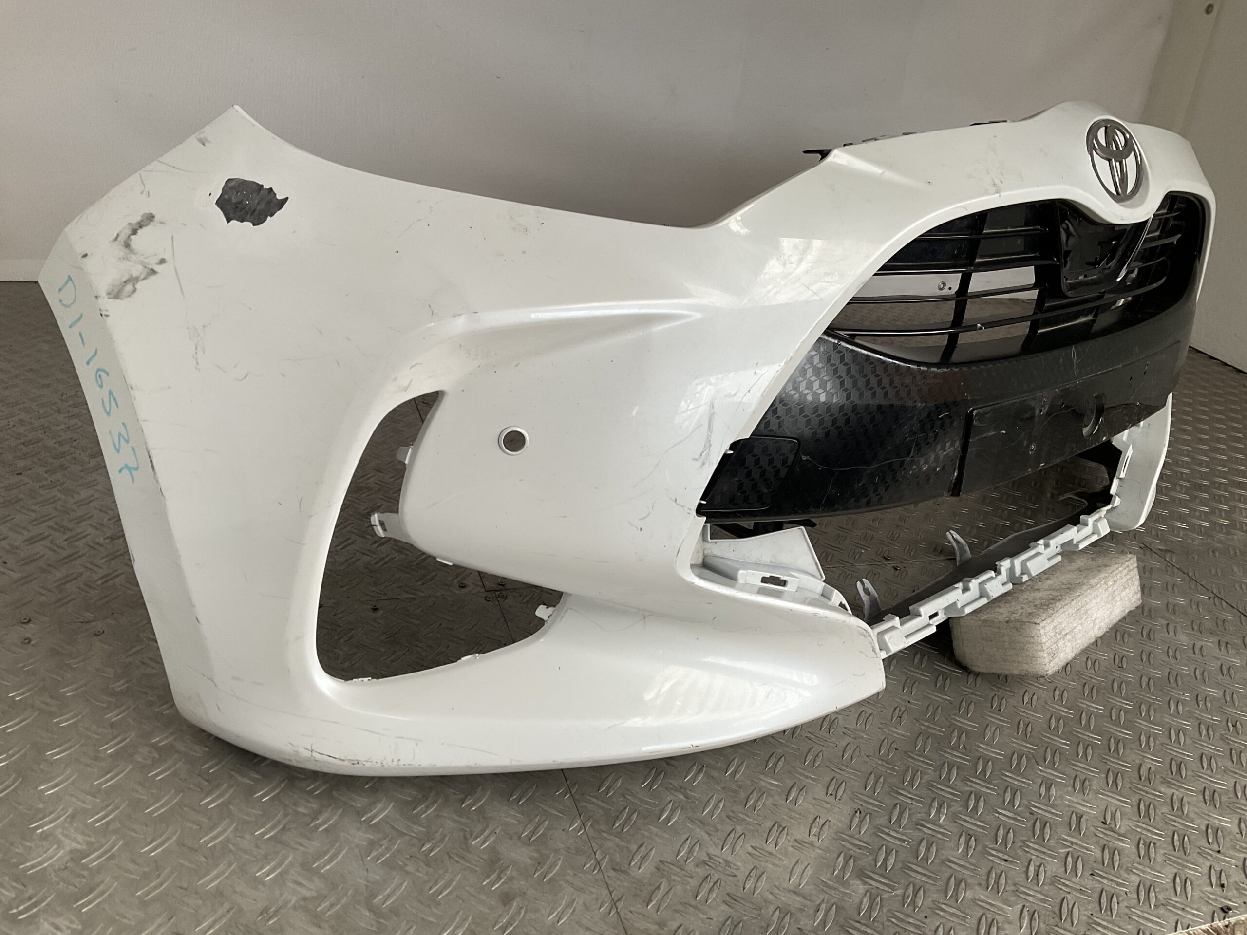 Bumper Toyota Yaris 19-23 52119-0DA00 Voorbumper D1-16537z