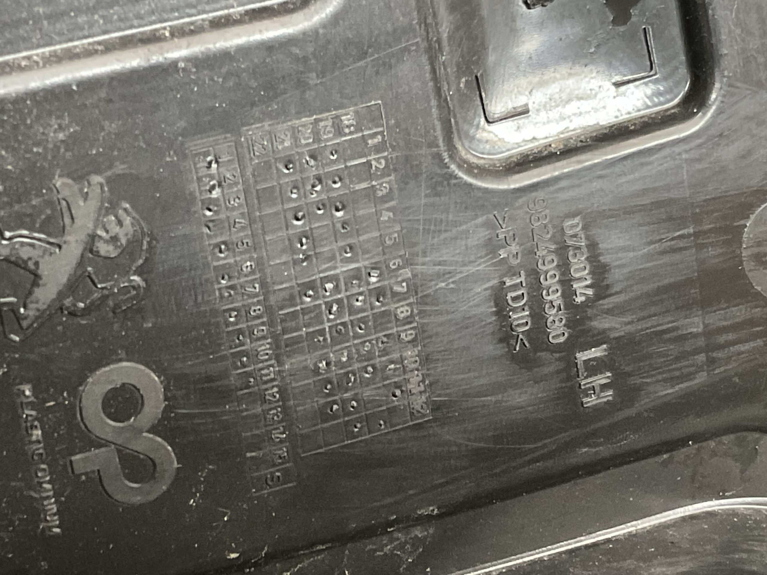 Bumper Peugeot 208 GT line GT-Line 19-24 9829055580 Voorbumper J4-16619z