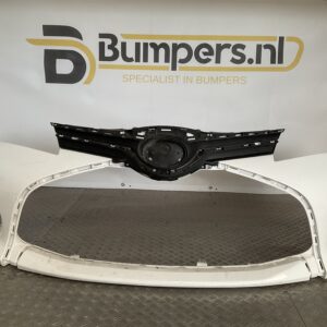 Bumper Toyota Yaris Facelift 17-19 pdc 53102-0D030 Voorbumper D3-16684z