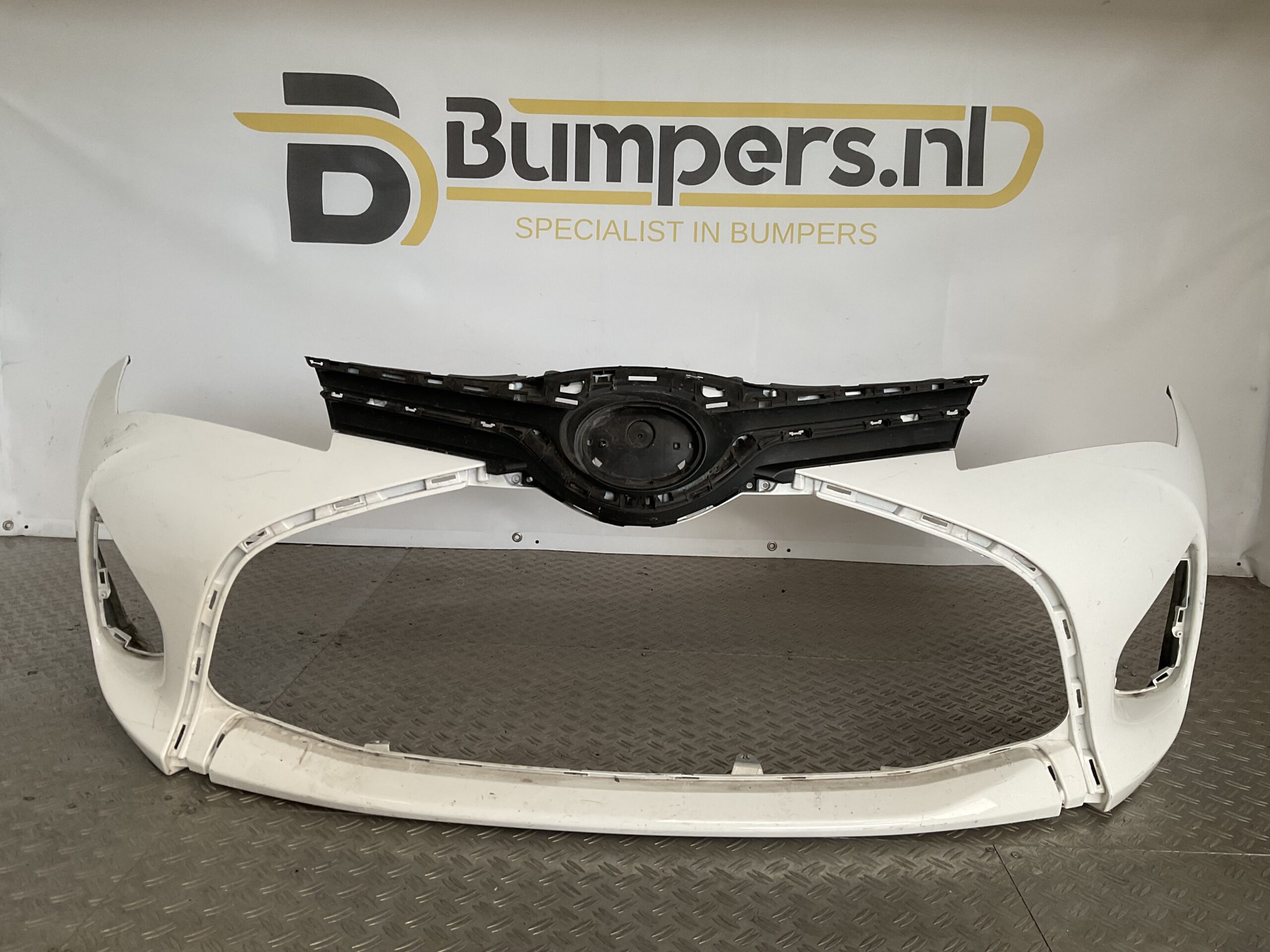 Bumper Toyota Yaris Facelift 17-19 pdc 53102-0D030 Voorbumper D3-16684z