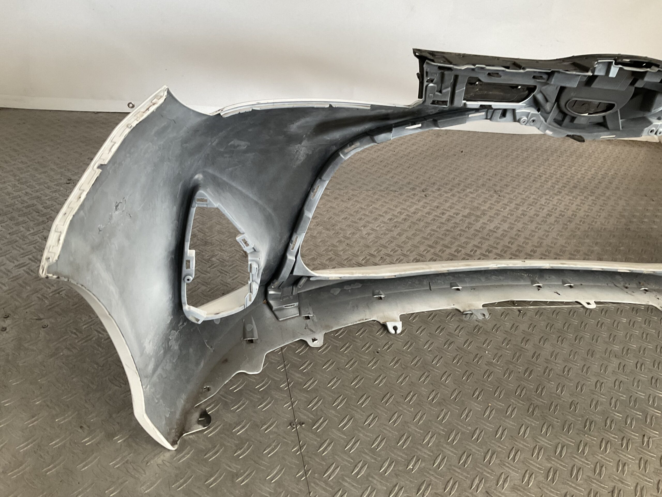 Bumper Toyota Yaris Facelift 17-19 pdc 53102-0D030 Voorbumper D3-16684z