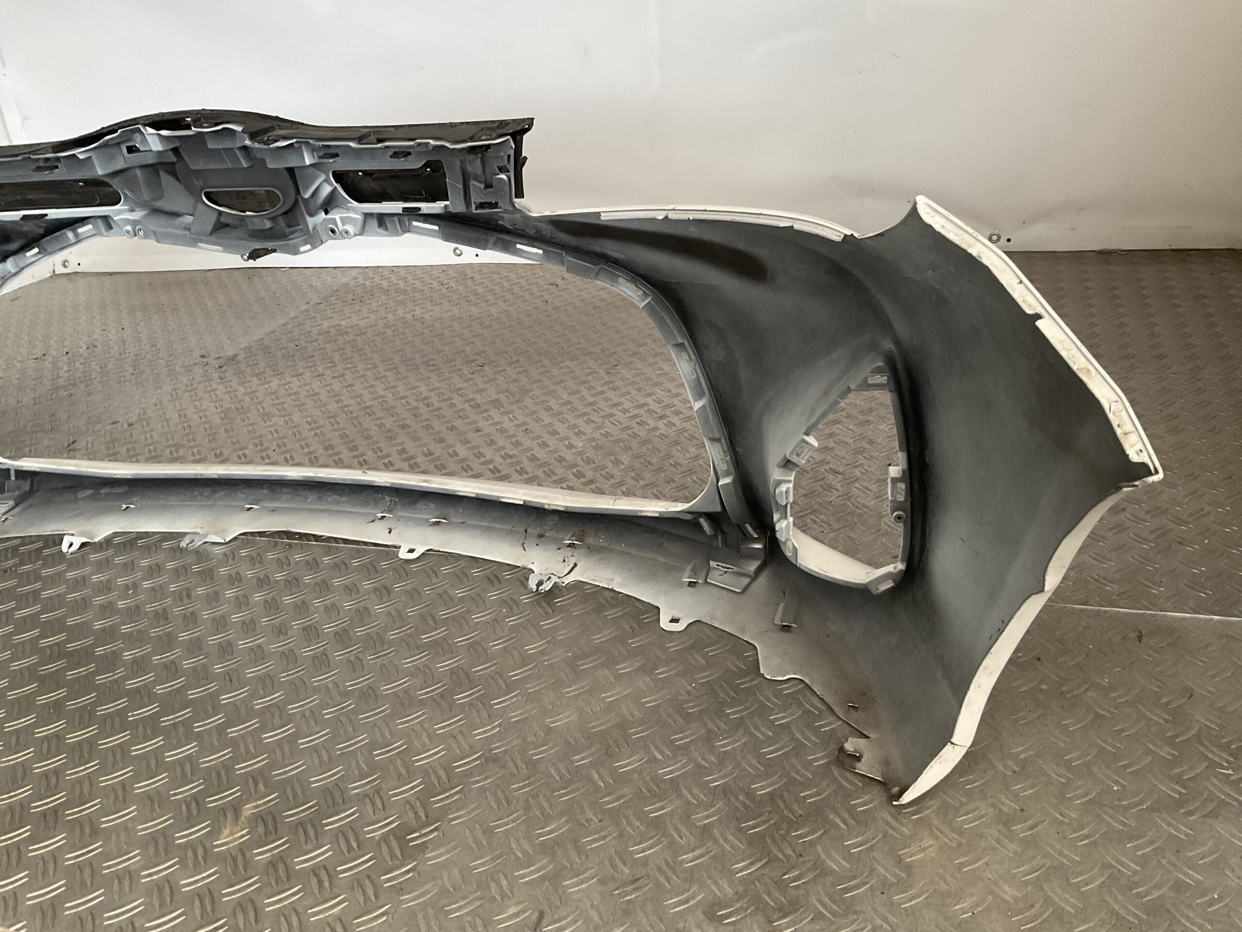 Bumper Toyota Yaris Facelift 17-19 pdc 53102-0D030 Voorbumper D3-16684z