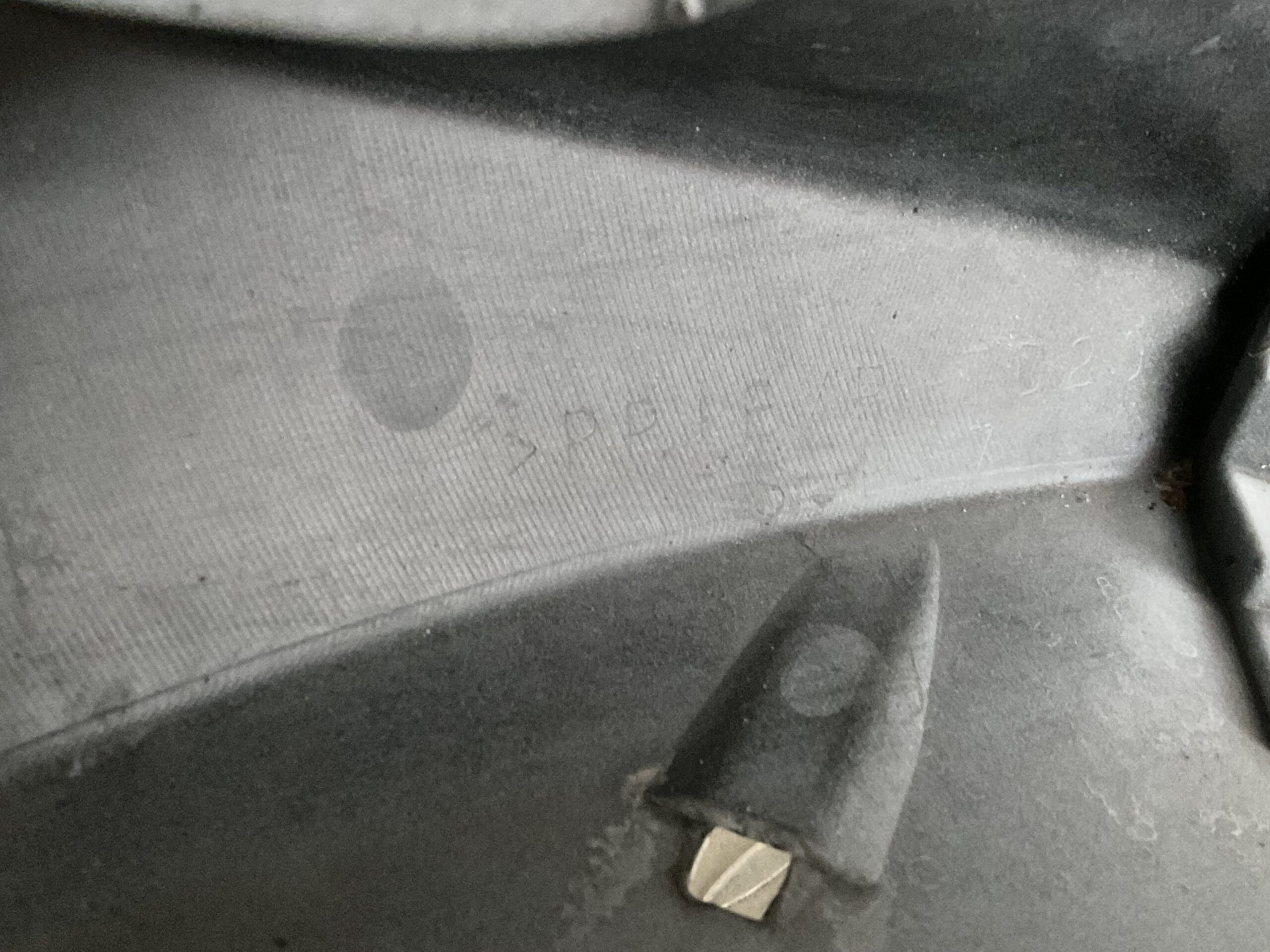 Bumper Toyota Yaris Facelift 17-19 pdc 53102-0D030 Voorbumper D3-16684z