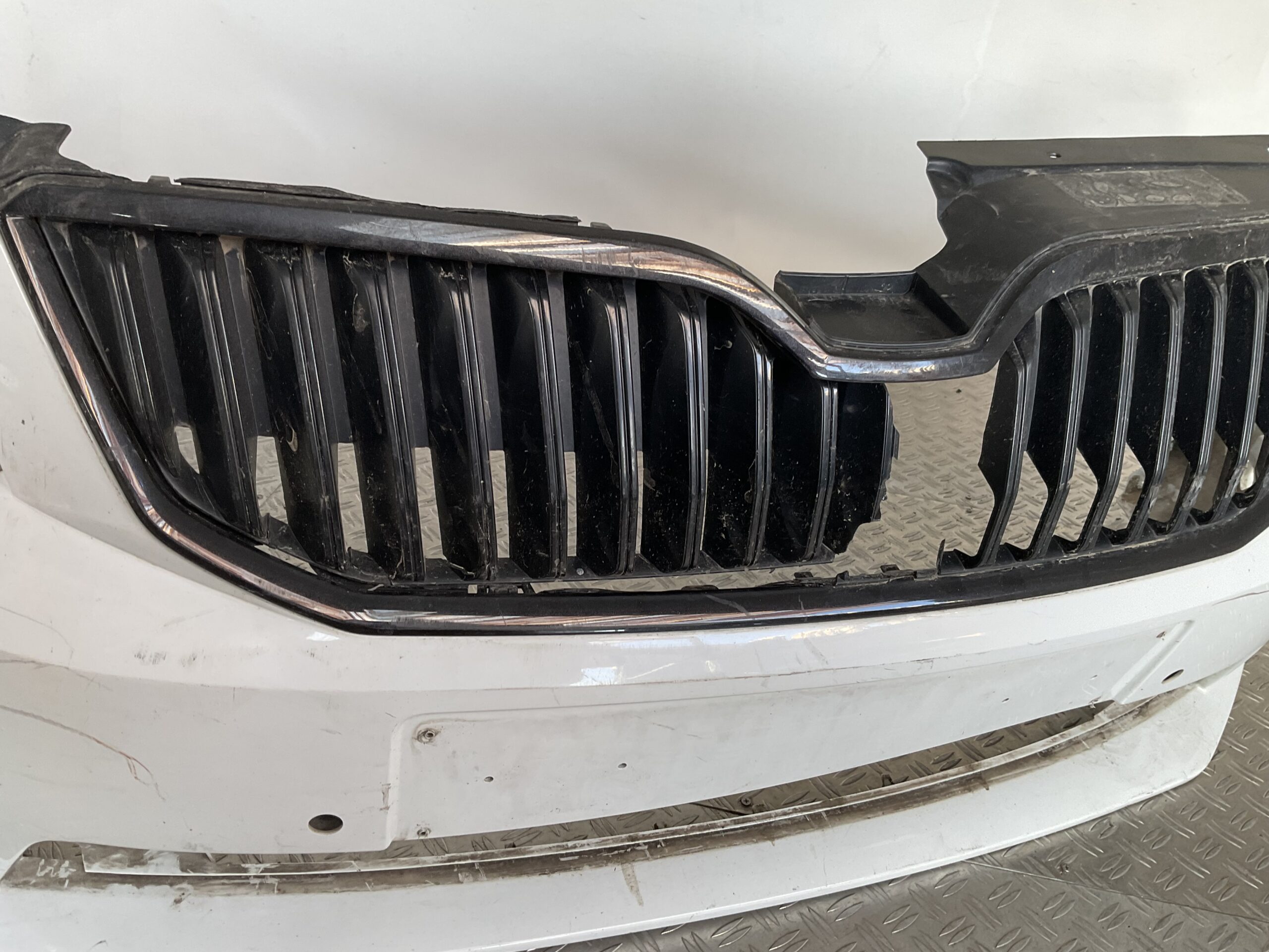 Bumper Skoda Octavia III MK3 5E 5e0807221 Voorbumper H4-16655z