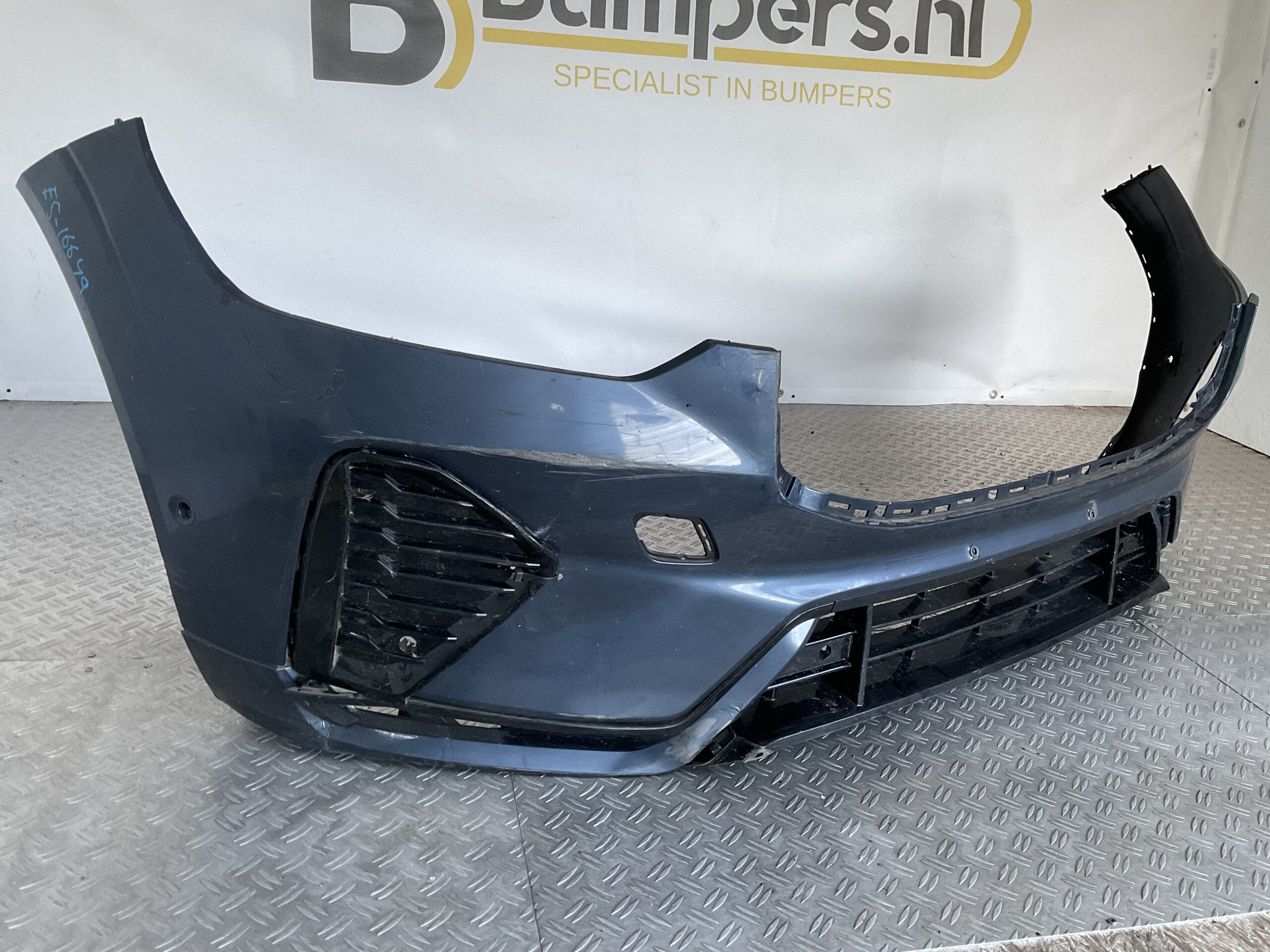 Bumper Volvo XC60 XC-60 R-Design Rdesign Facelift 21- 32234960 Voorbumper E5-16649z