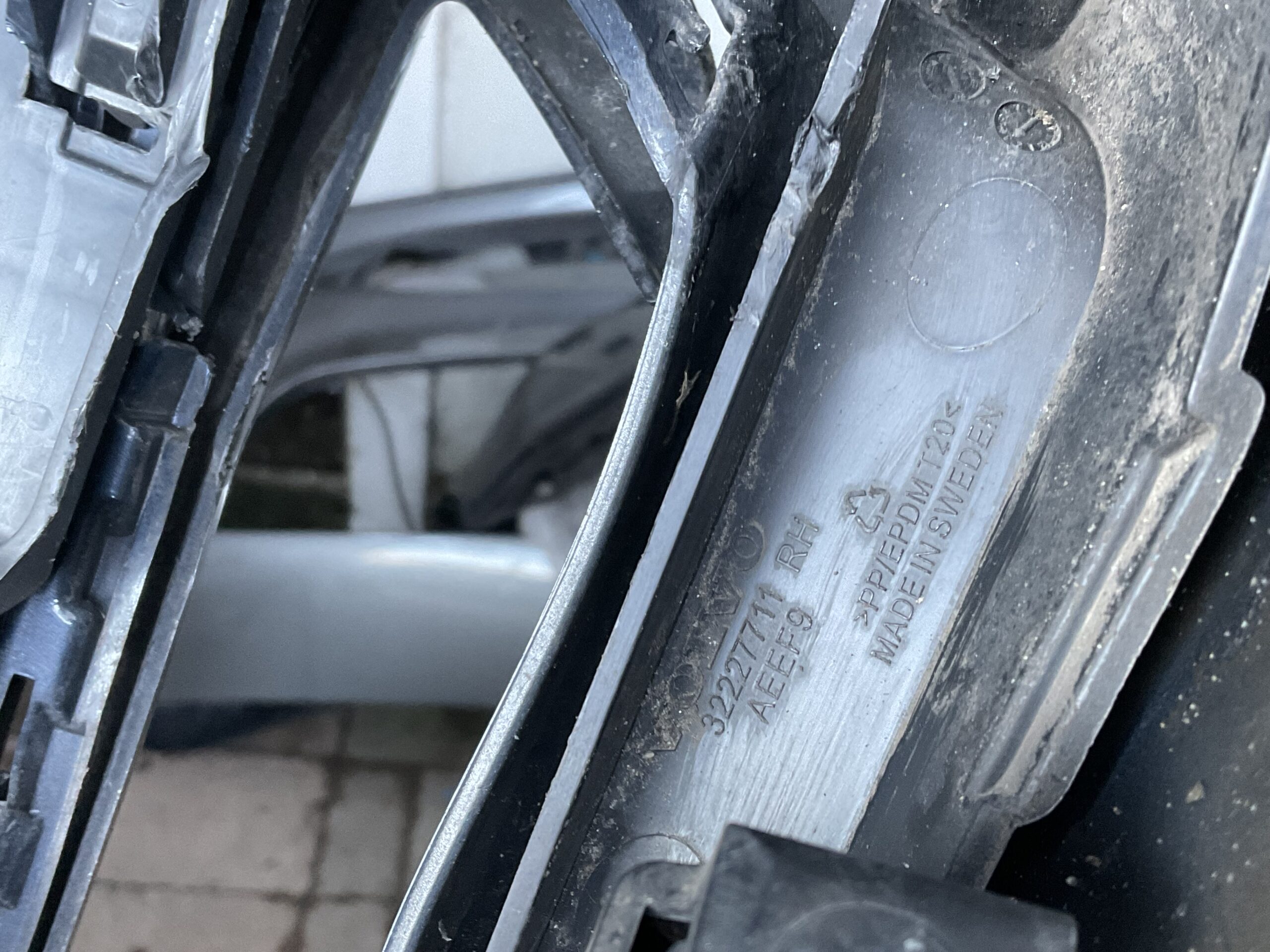 Bumper Volvo XC60 XC-60 R-Design Rdesign Facelift 21- 32234960 Voorbumper E5-16649z