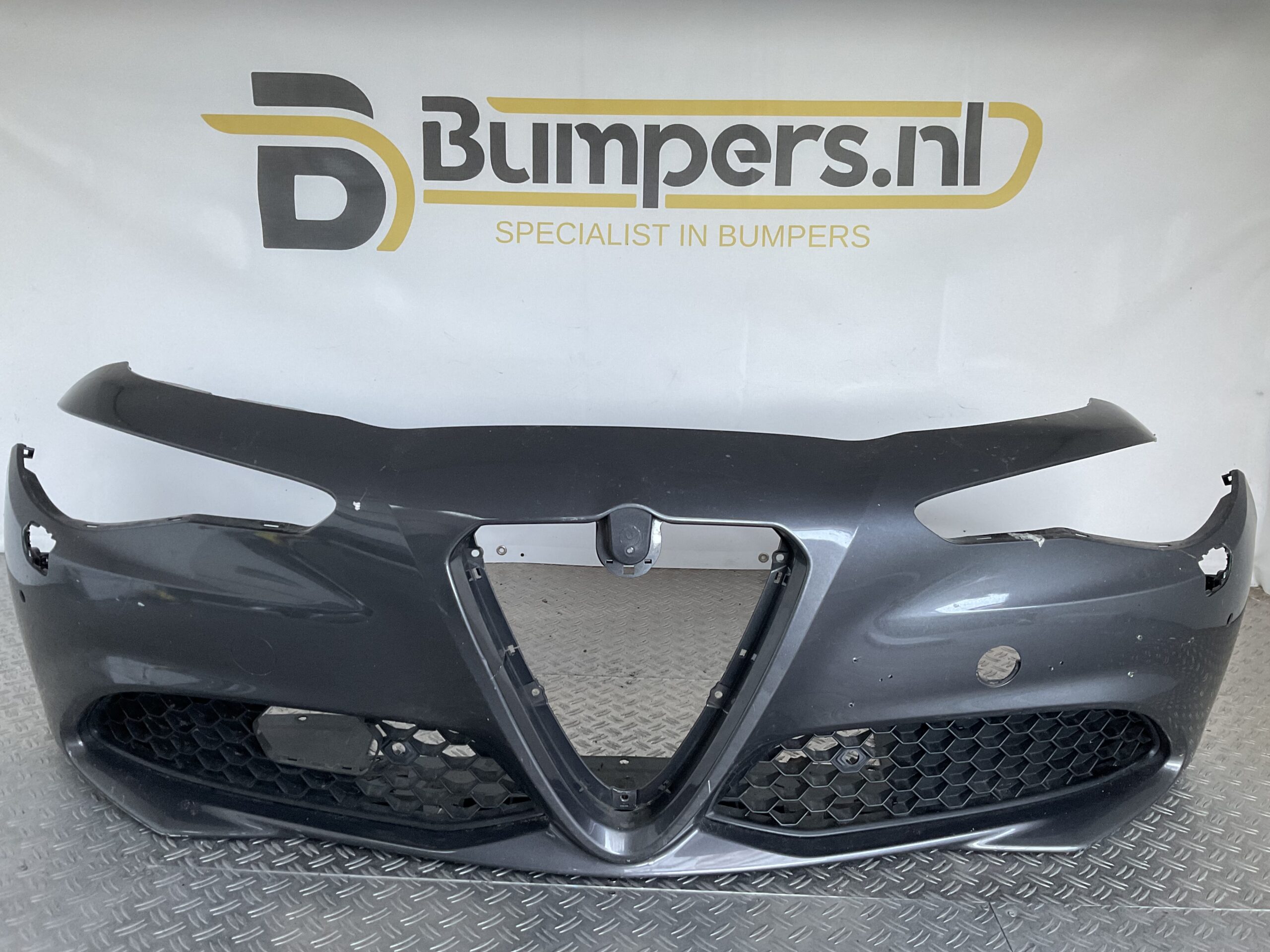 Bumper Alfa Romeo Giulia 18- 50546875 Voorbumper M1-16632z