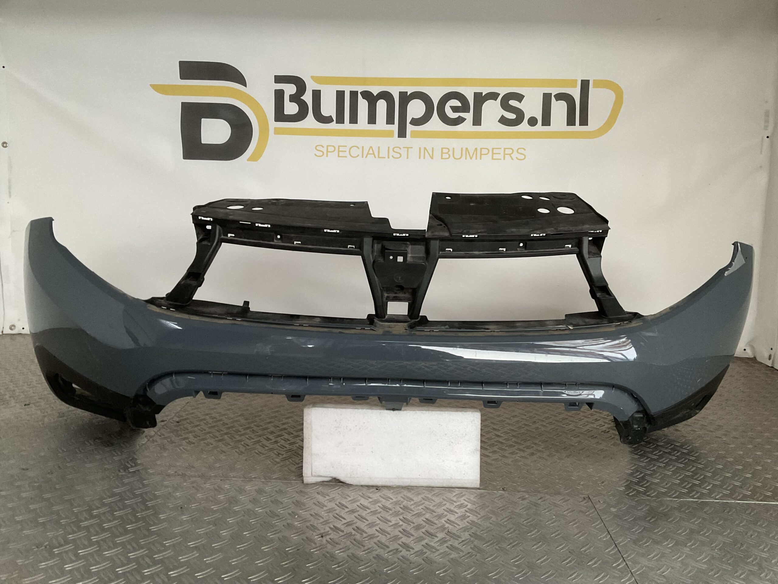 Bumper Dacia Duster 17-20 620221776R Voorbumper G3-16683z
