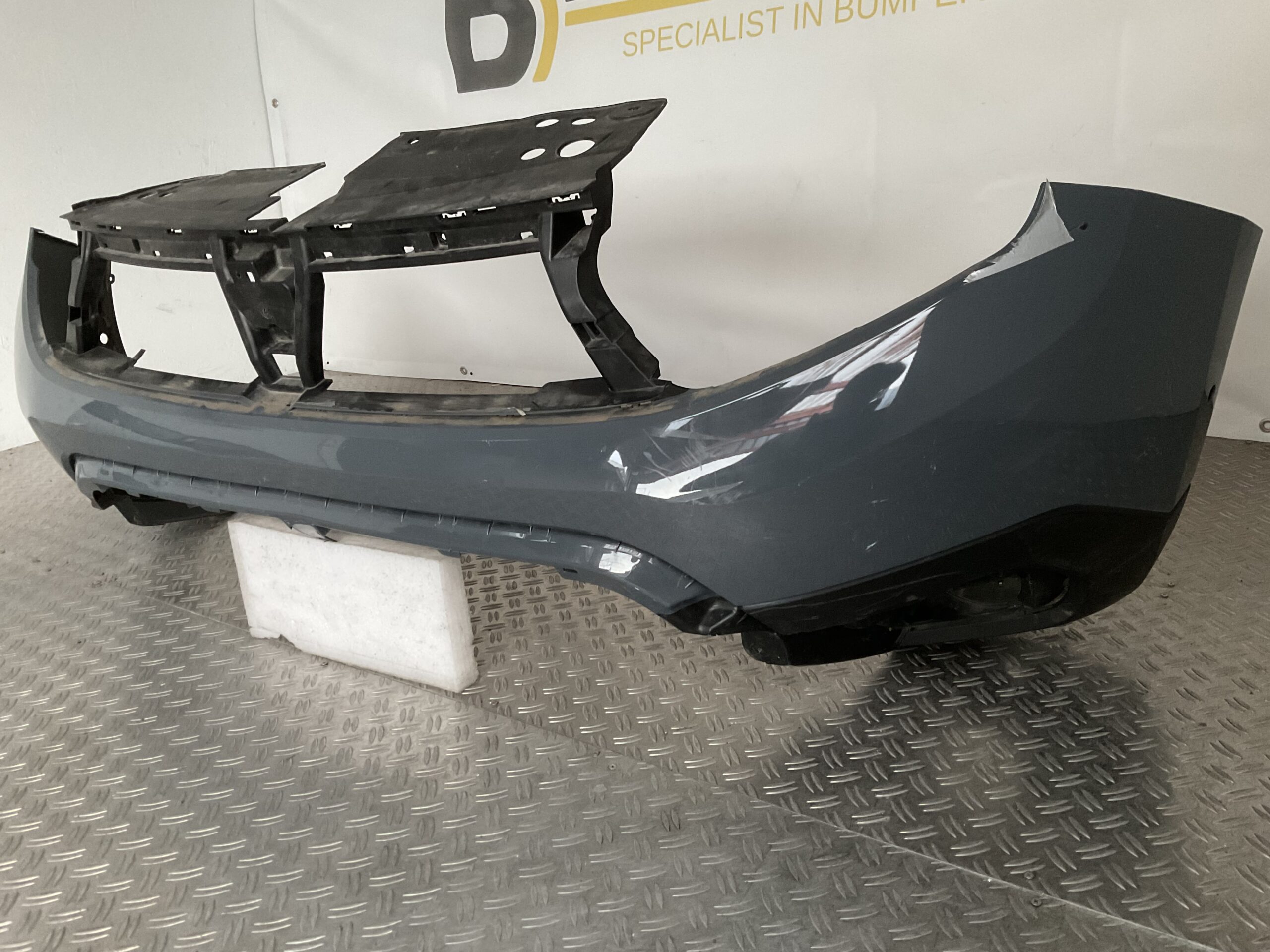 Bumper Dacia Duster 17-20 620221776R Voorbumper G3-16683z