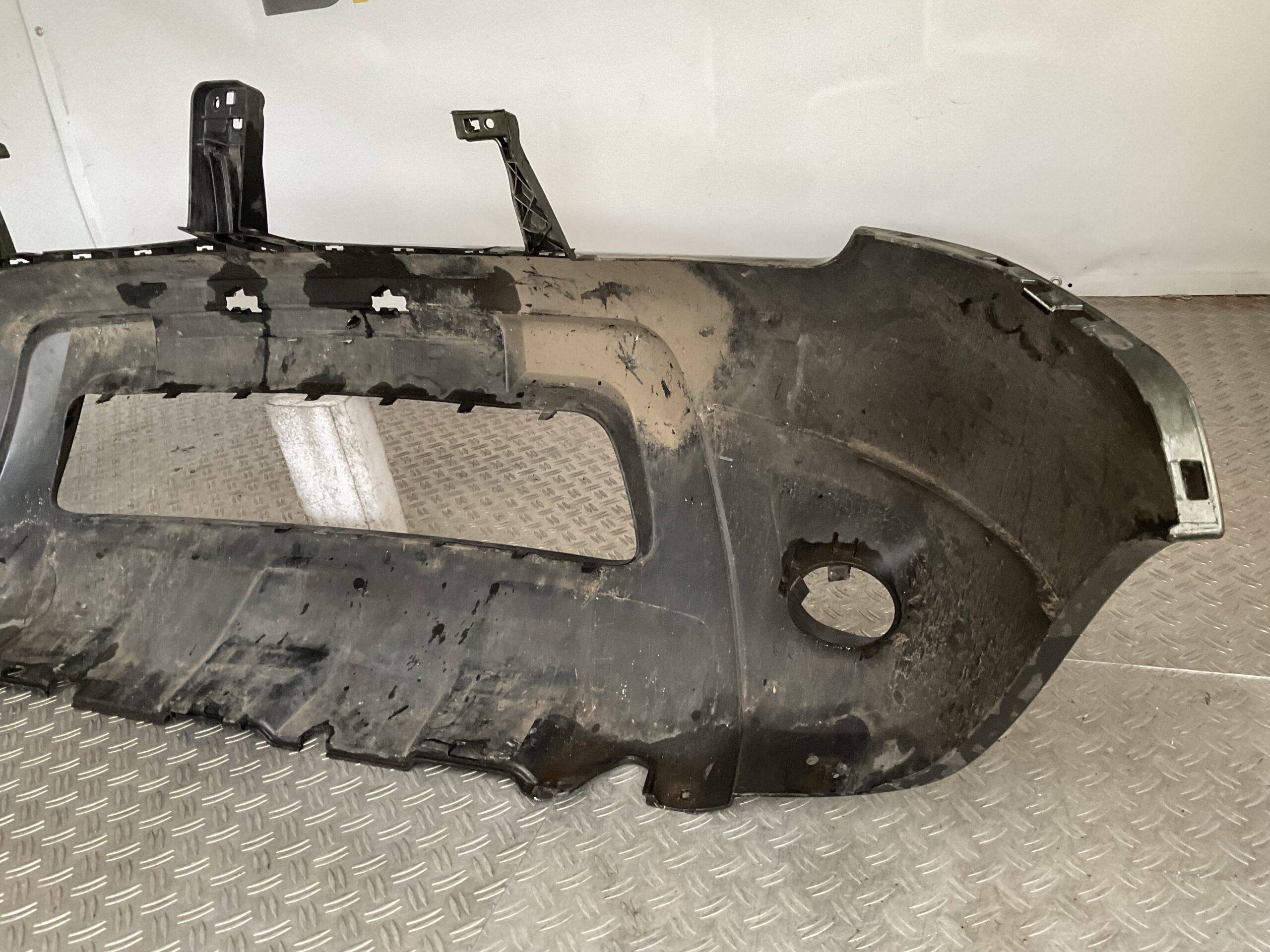 Bumper Dacia Duster 10-15 620220030R Voorbumper G3-16664z