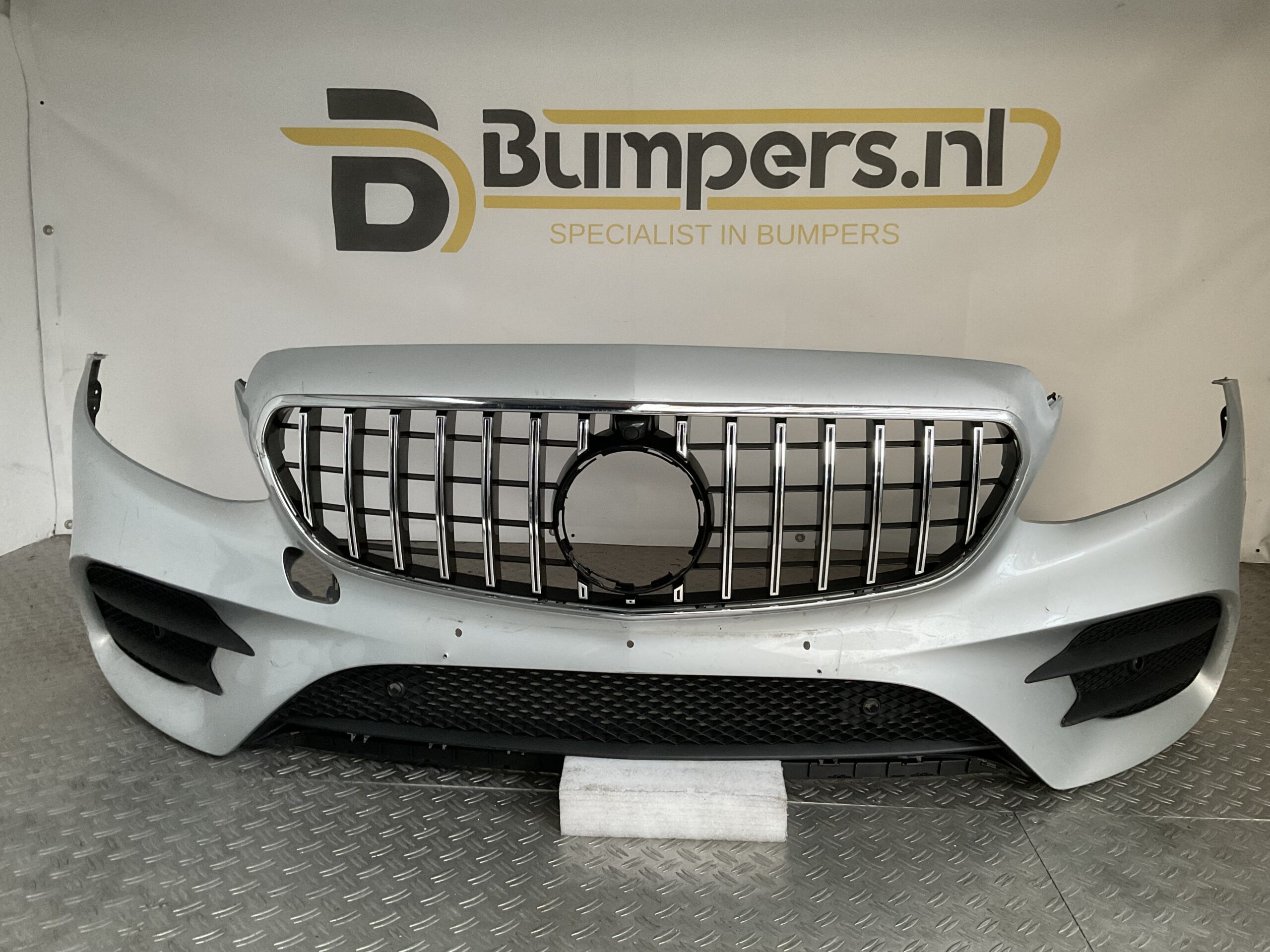 Bumper Mercedes E Klasse W213 AMG 16-21 A2138852600 Voorbumper A4-16631