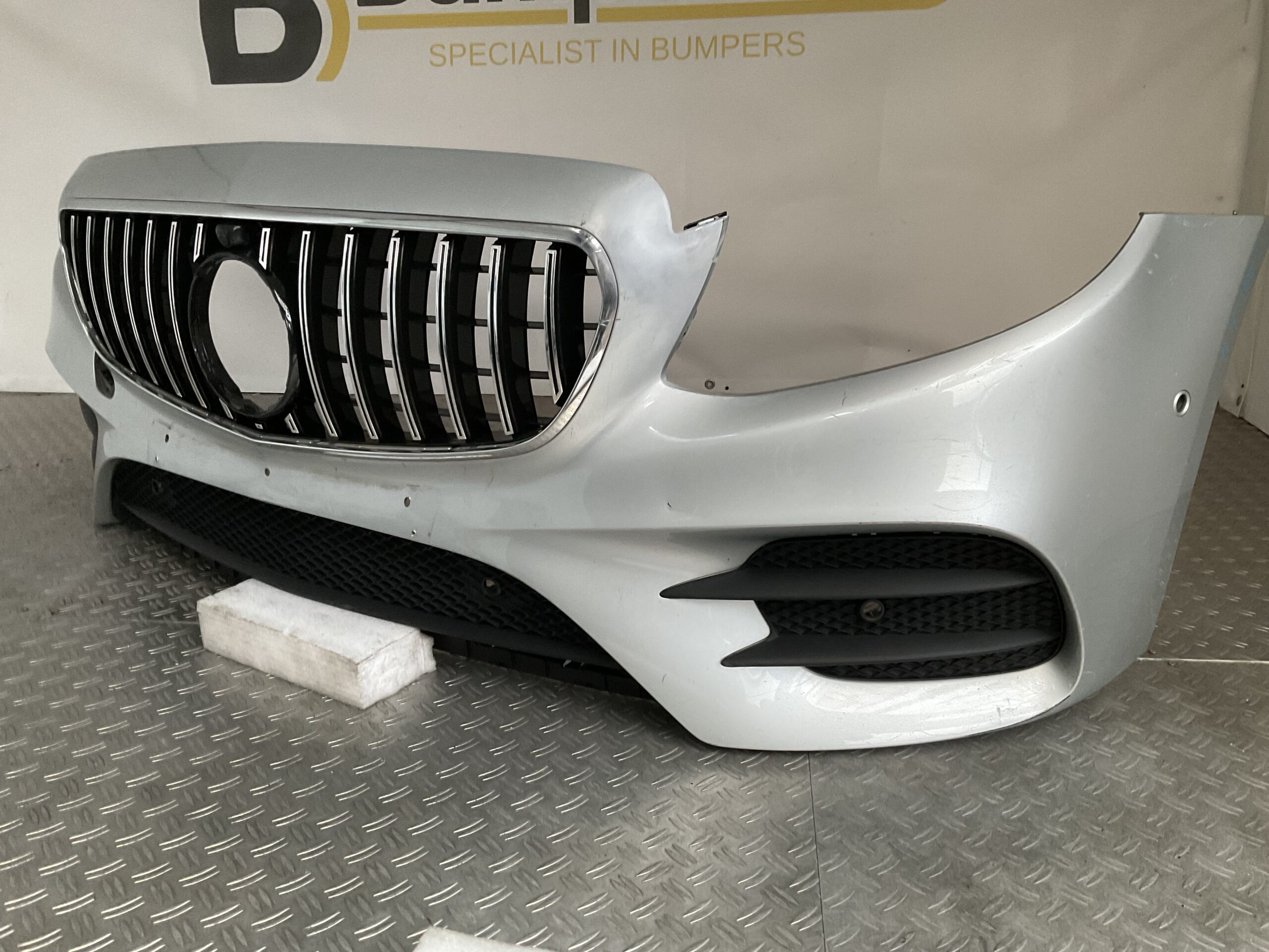 Bumper Mercedes E Klasse W213 AMG 16-21 A2138852600 Voorbumper A4-16631