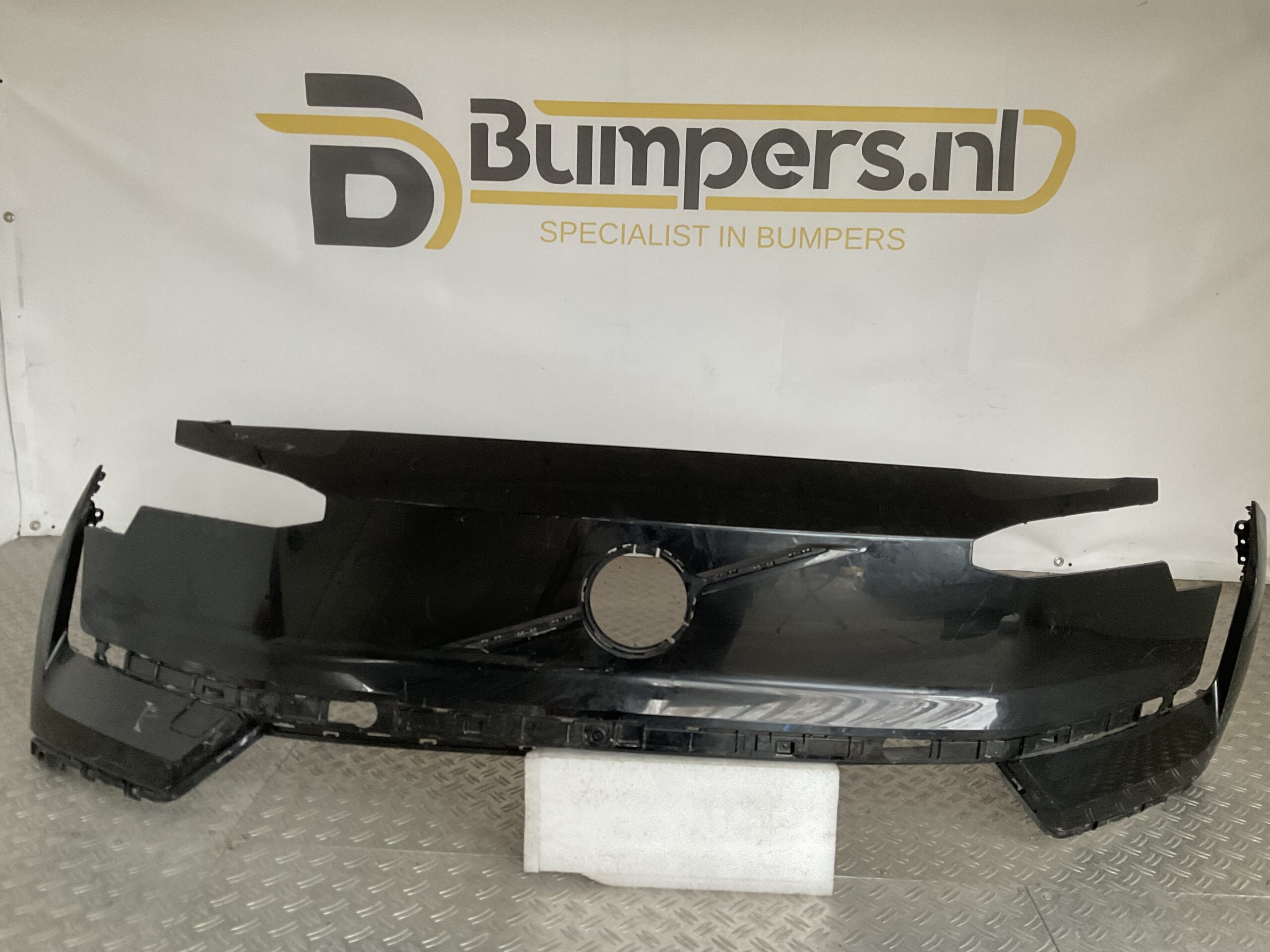 Bumper Volvo EX30 EX 30 23-25 31345658 Voorbumper E5-16827z