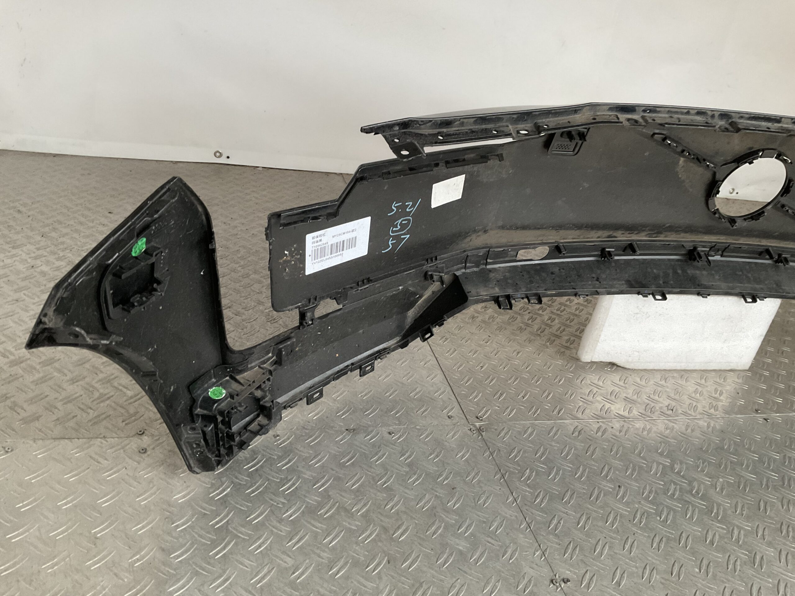 Bumper Volvo EX30 EX 30 23-25 31345658 Voorbumper E5-16827z