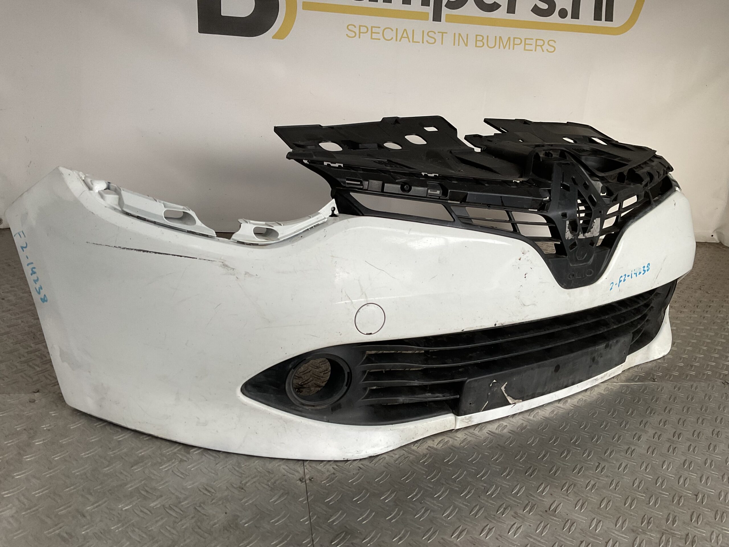 Bumper Renault Clio 4 2012-2015 620221112R Voorbumper 2-F2-14238z