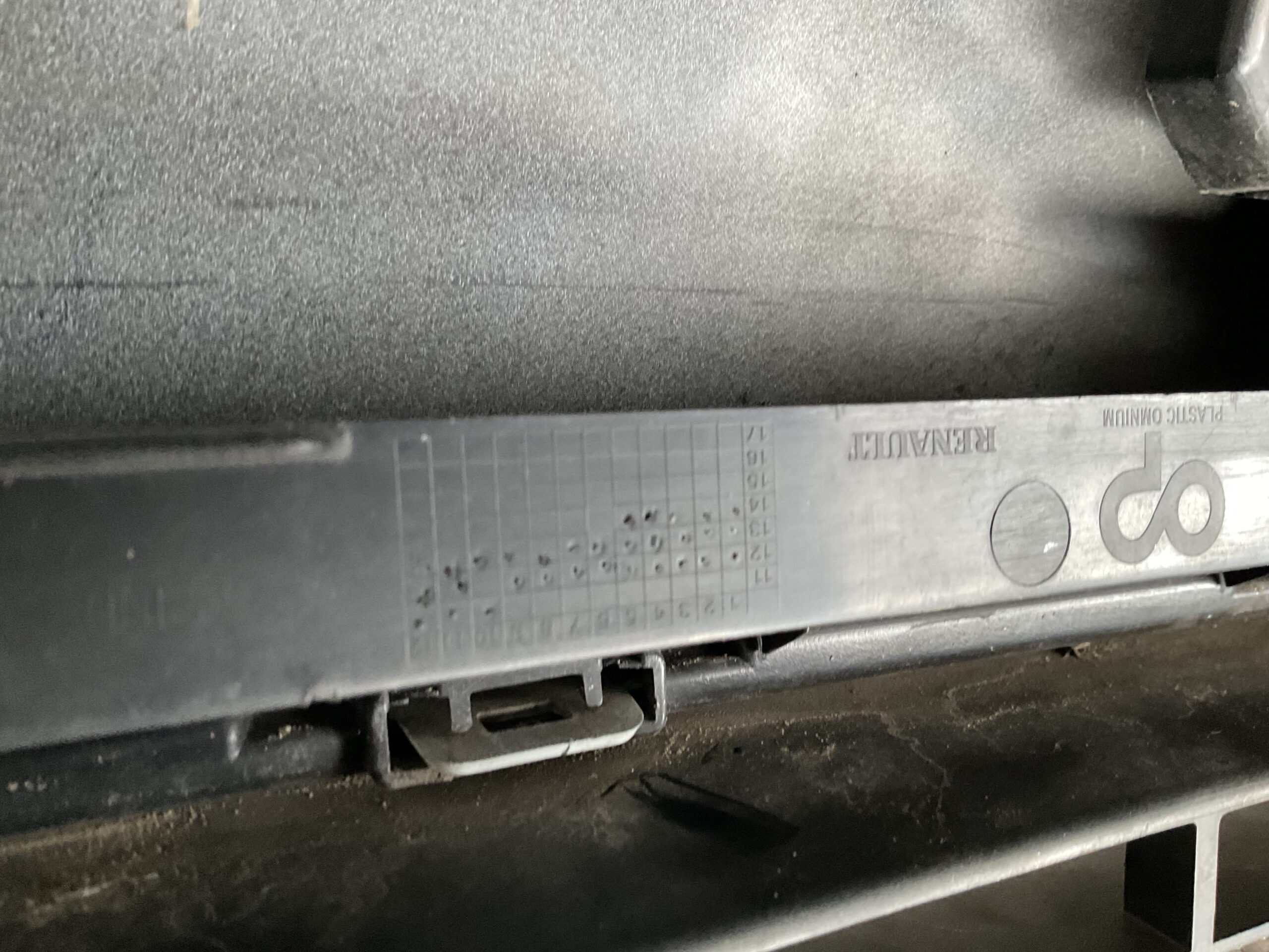 Bumper Renault Clio 4 2012-2015 620221112R Voorbumper 2-F2-14238z