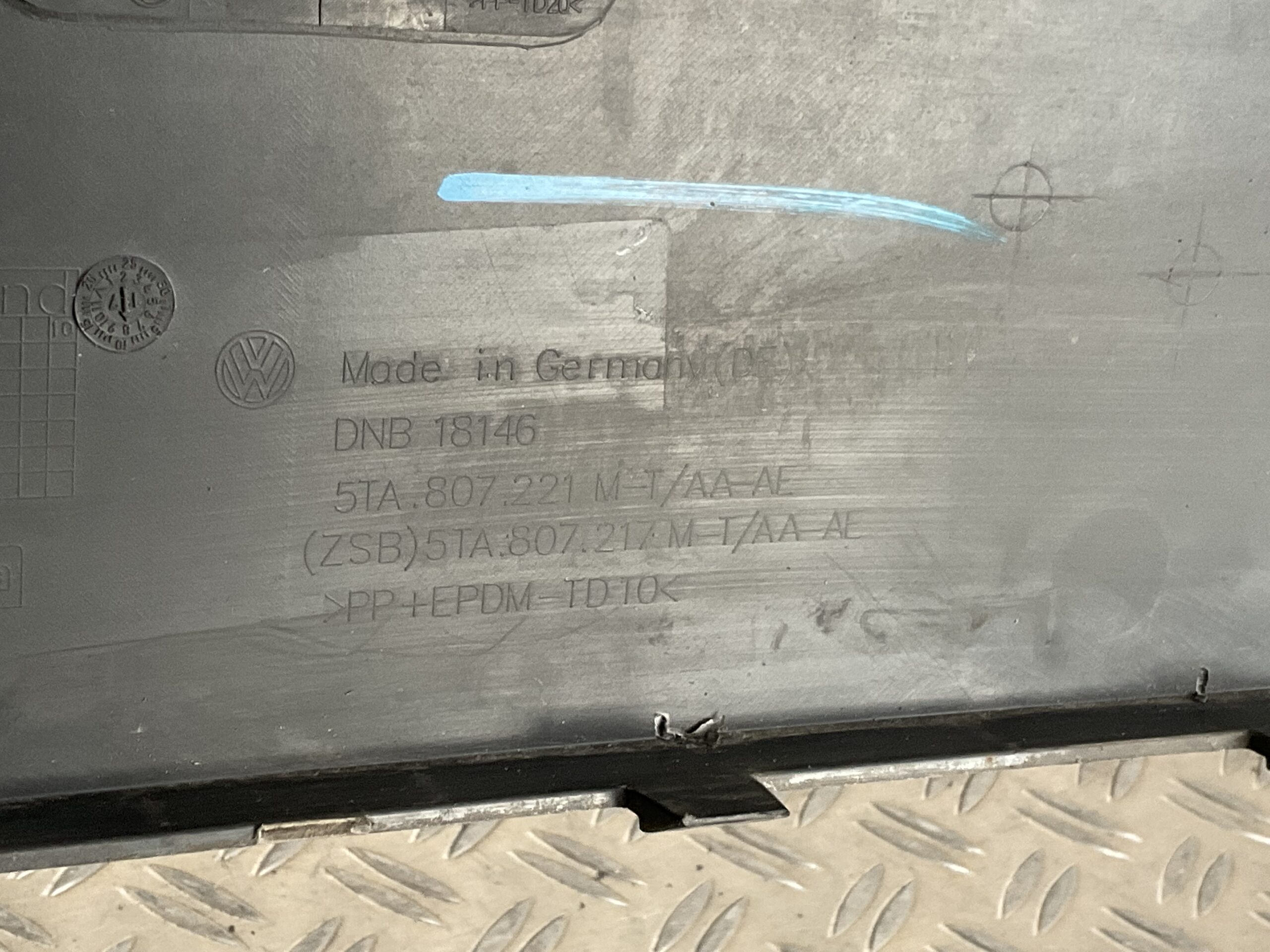 Bumper Volkswagen Touran 5TA 15-21 5ta807221 RLINE R-LINE Voorbumper C2-16959z