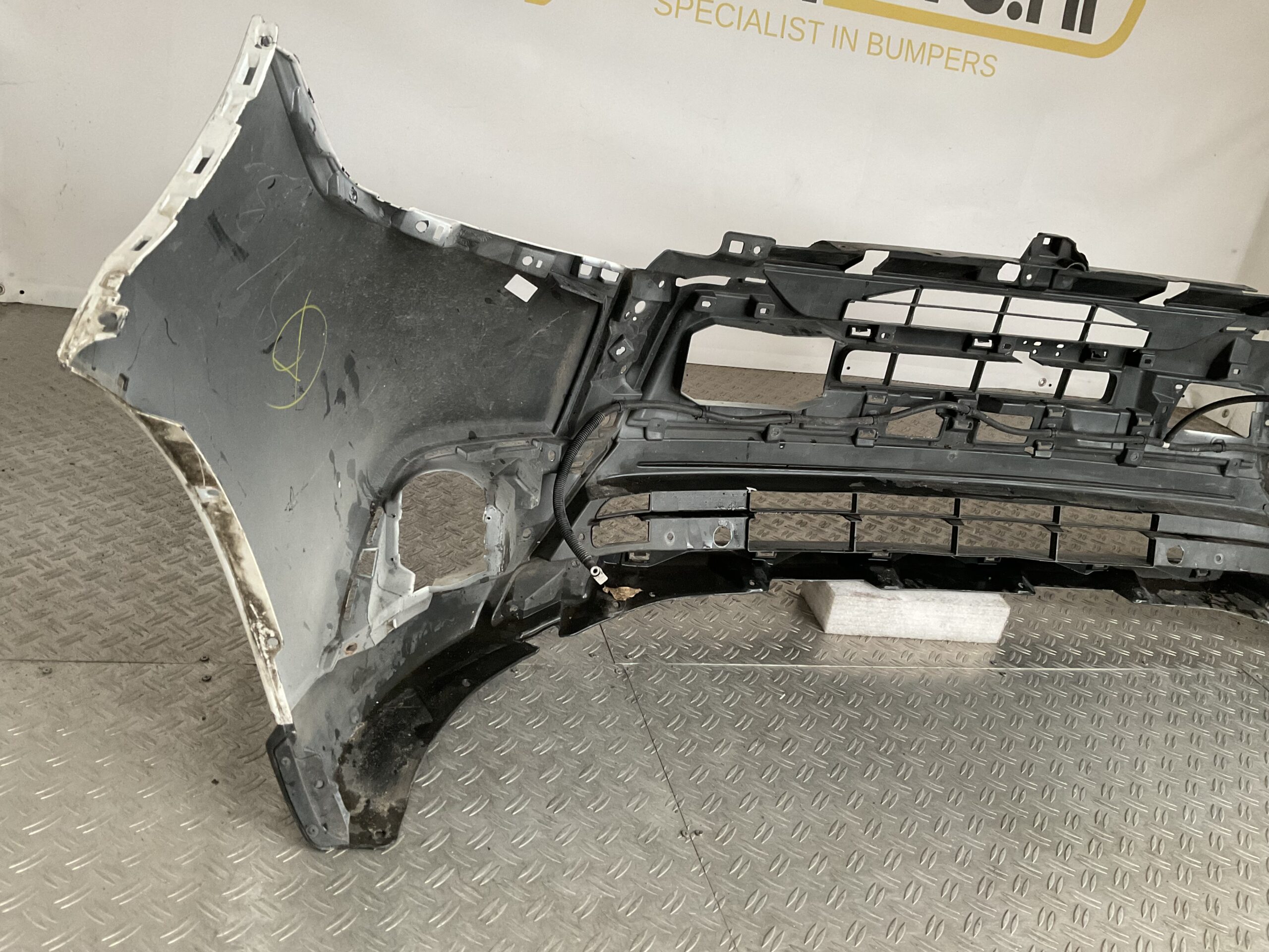 Bumper Mitsubishi Outlander 16-18 6410G227ZZ Voorbumper B9-16277z