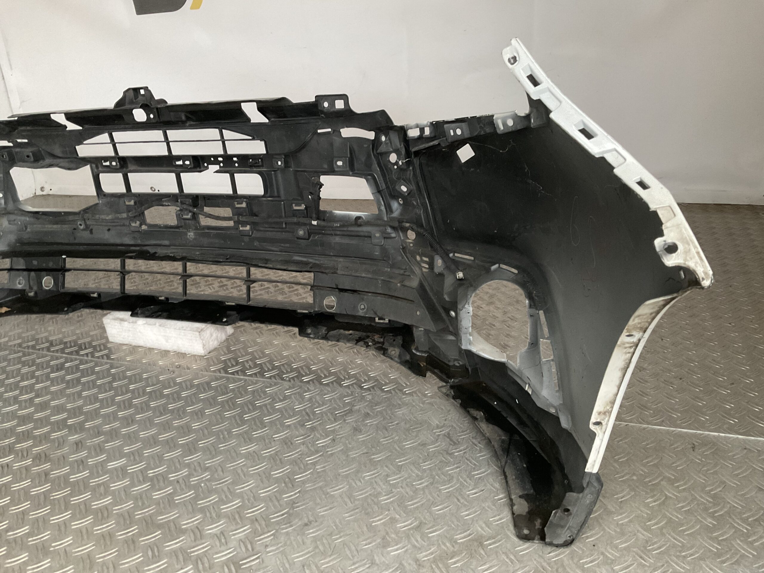 Bumper Mitsubishi Outlander 16-18 6410G227ZZ Voorbumper B9-16277z