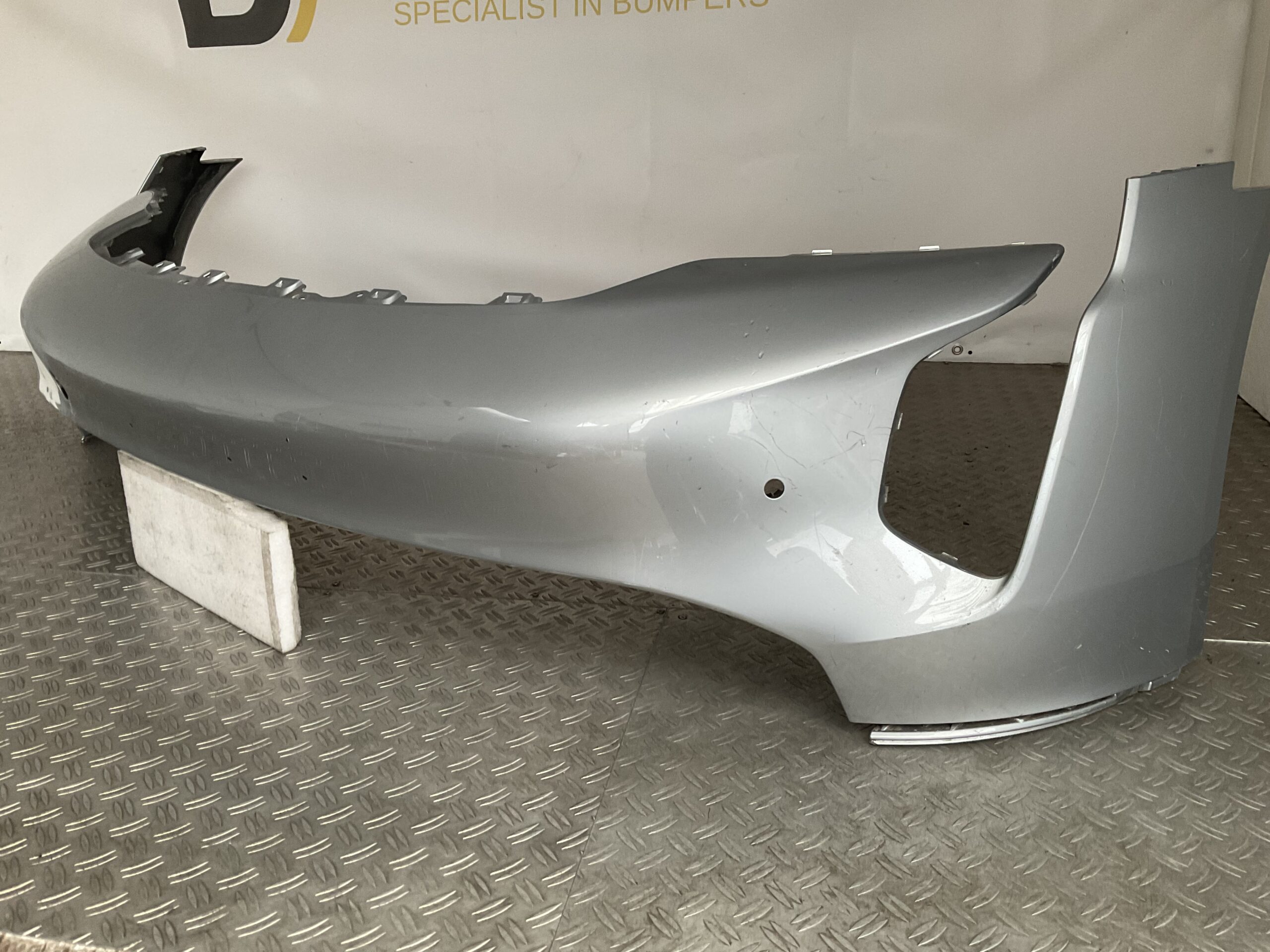 Bumper Porsche Taycan 9J1 9J180221 Voorbumper M1-16985z