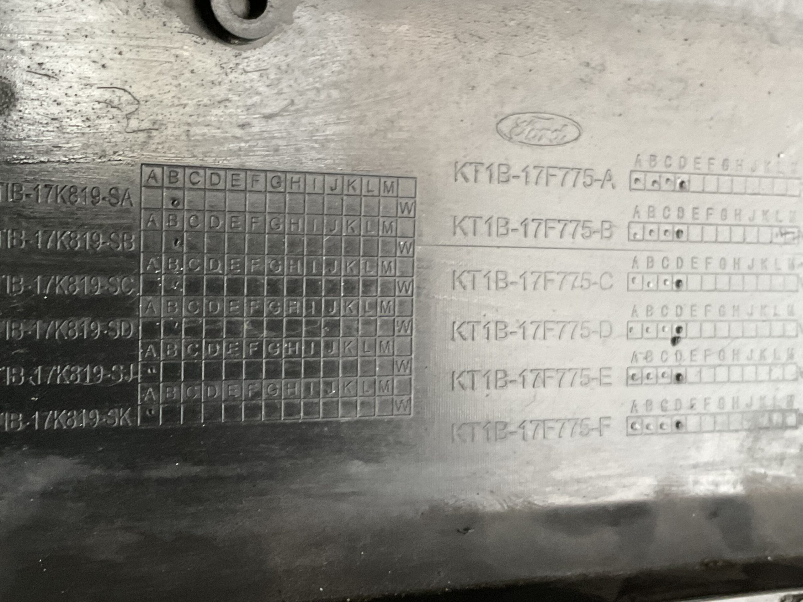 Bumper Ford Transit Connect 18- KT1B-17K819-a Voorbumper J5-16995z