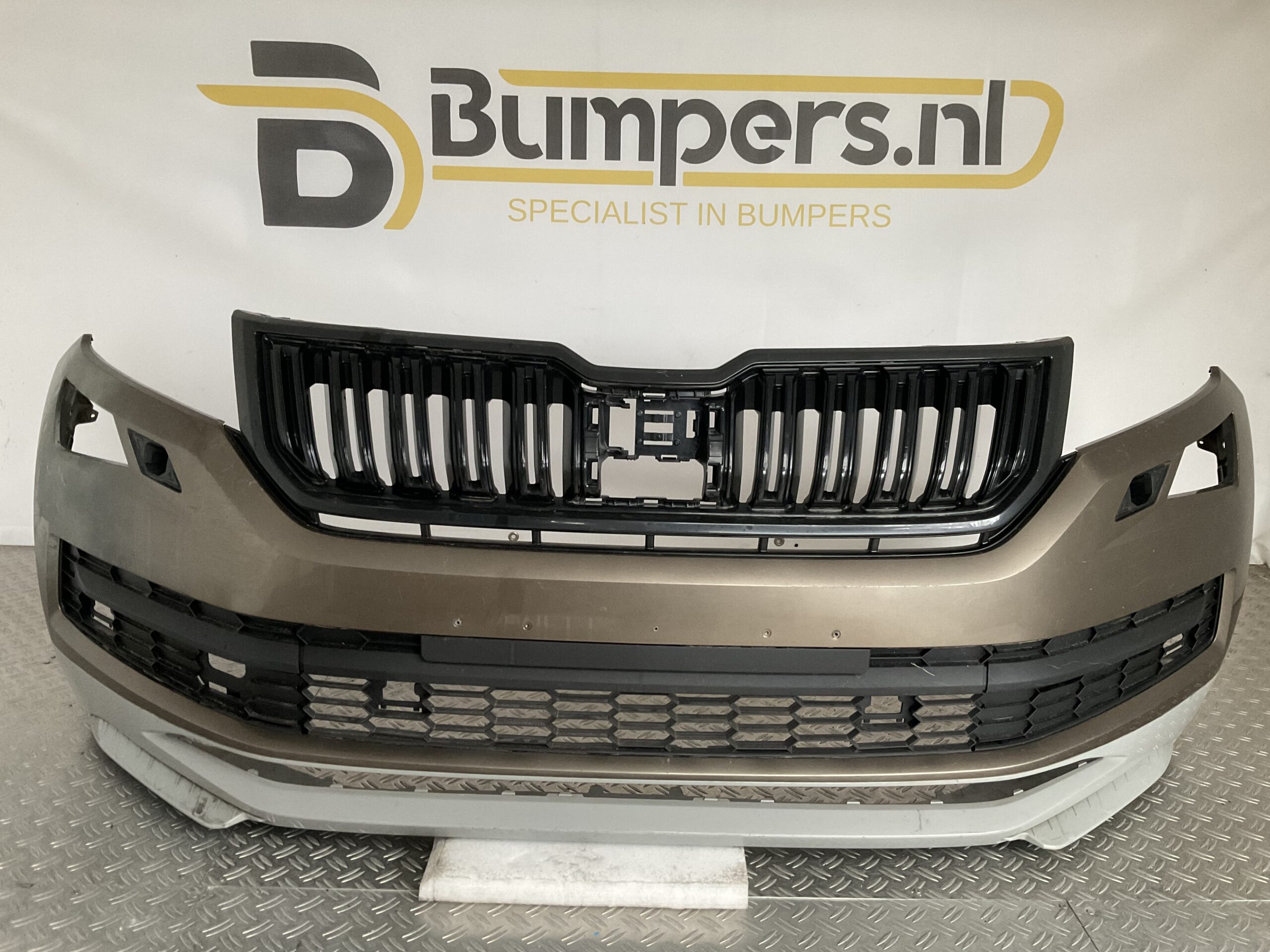 Bumper Skoda Kadiaq 565 17- 565807221 Voorbumper H5-17092z