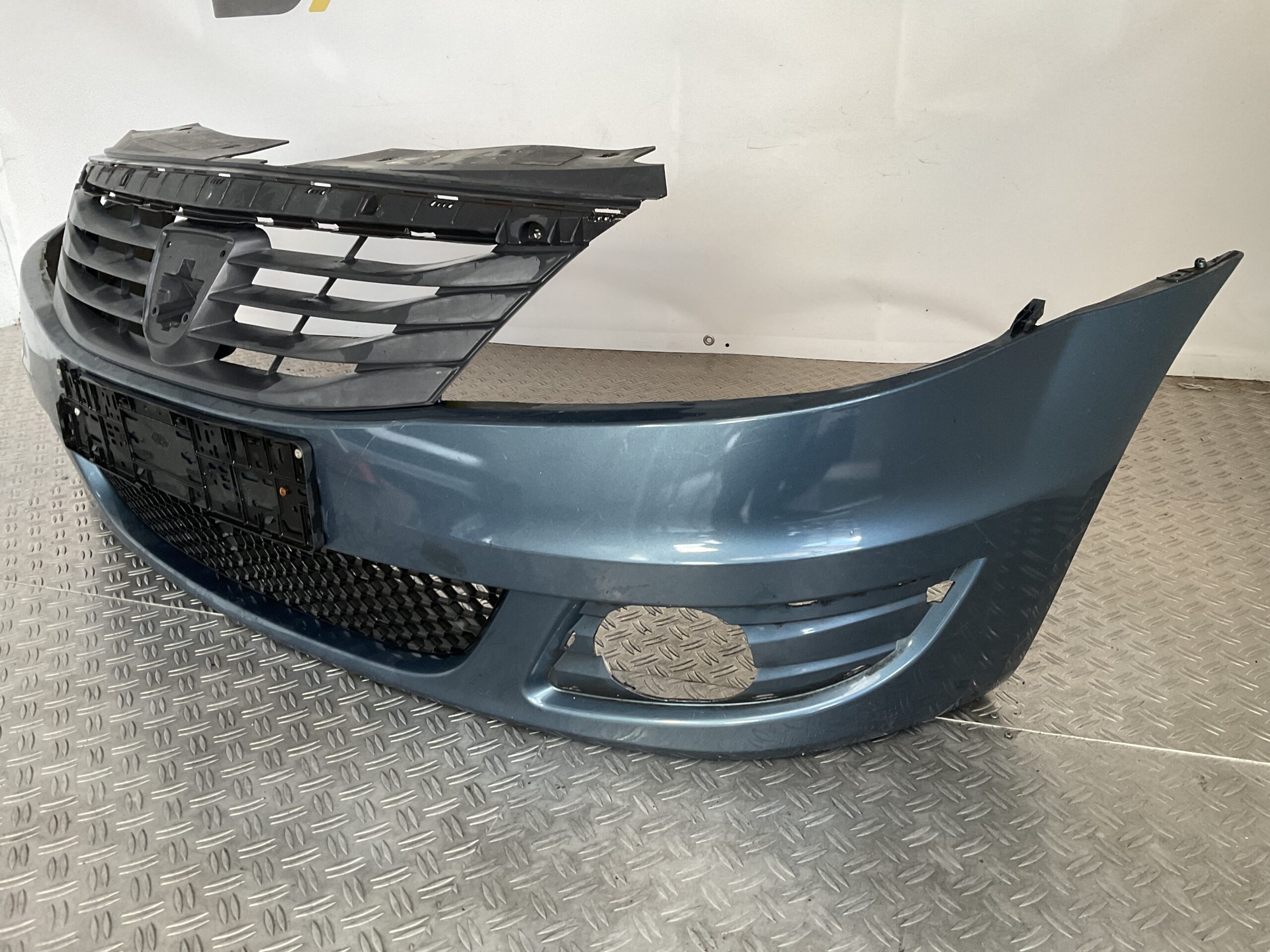 Bumper Dacia Logan 07- 8200748275 Voorbumper G3-17190z