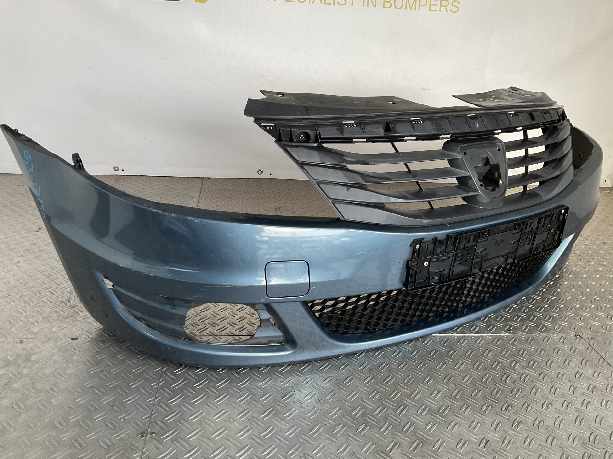 Bumper Dacia Logan 07- 8200748275 Voorbumper G3-17190z