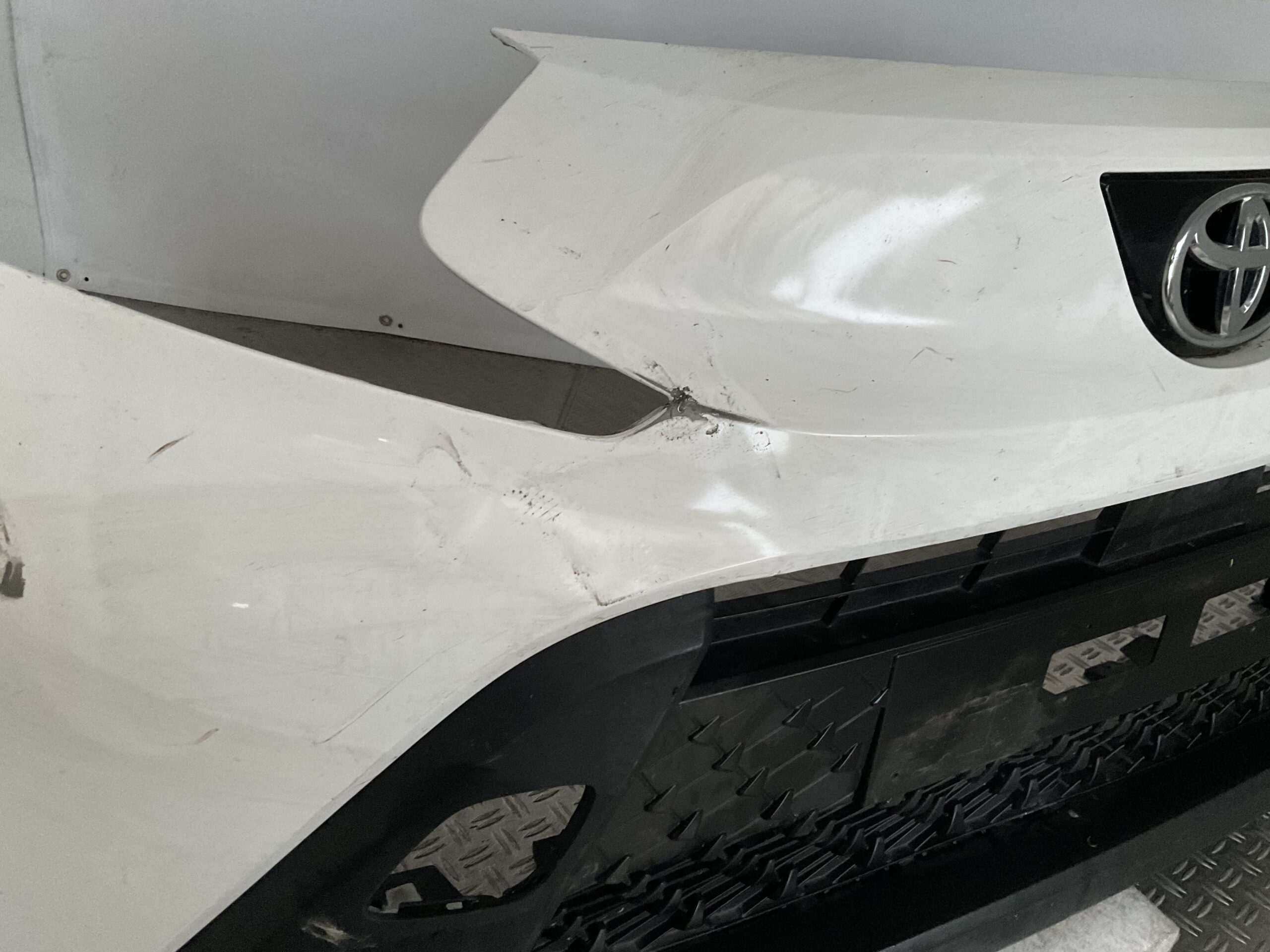 Bumper Toyota Aygo X Cross AygoX Xcross 52119-OH190 Voorbumper D5-17210z