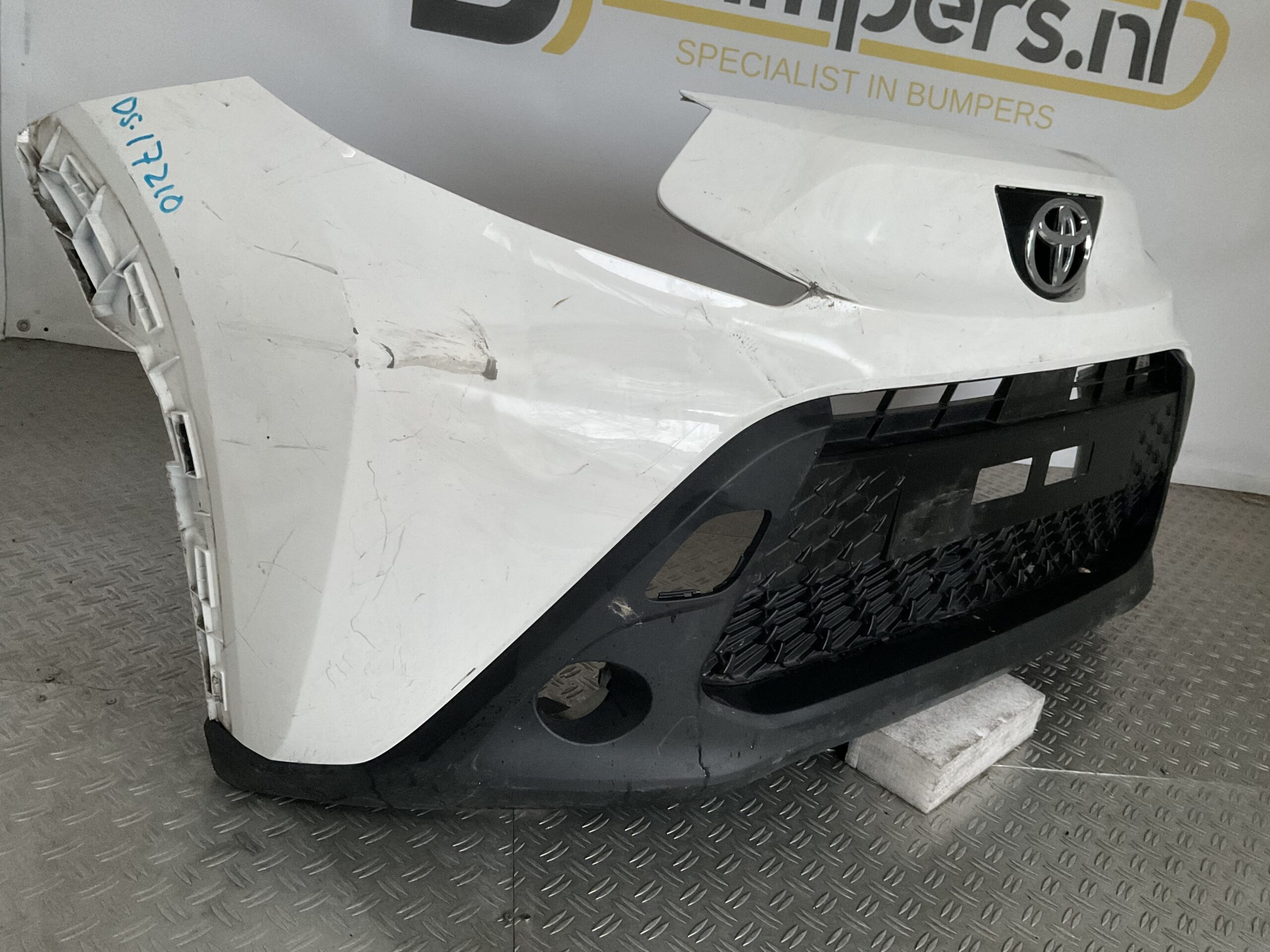 Bumper Toyota Aygo X Cross AygoX Xcross 52119-OH190 Voorbumper D5-17210z