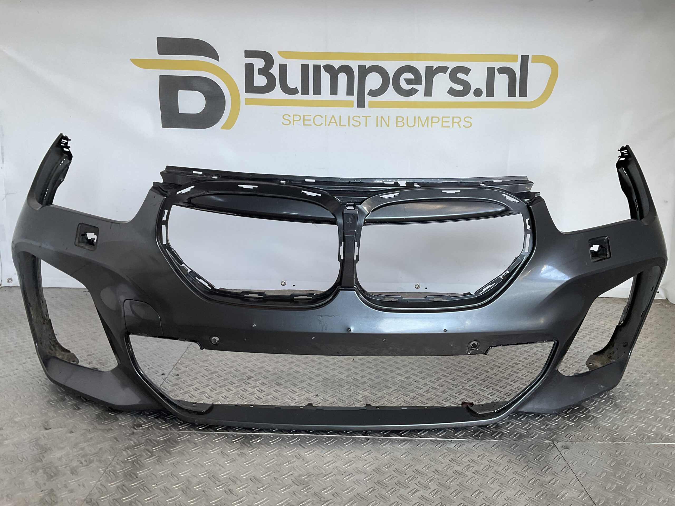 Bumper BMW X1 F48 Facelift LCI M-Pakket M Pakket 19- 51118075875 Voorbumper K5-17232z