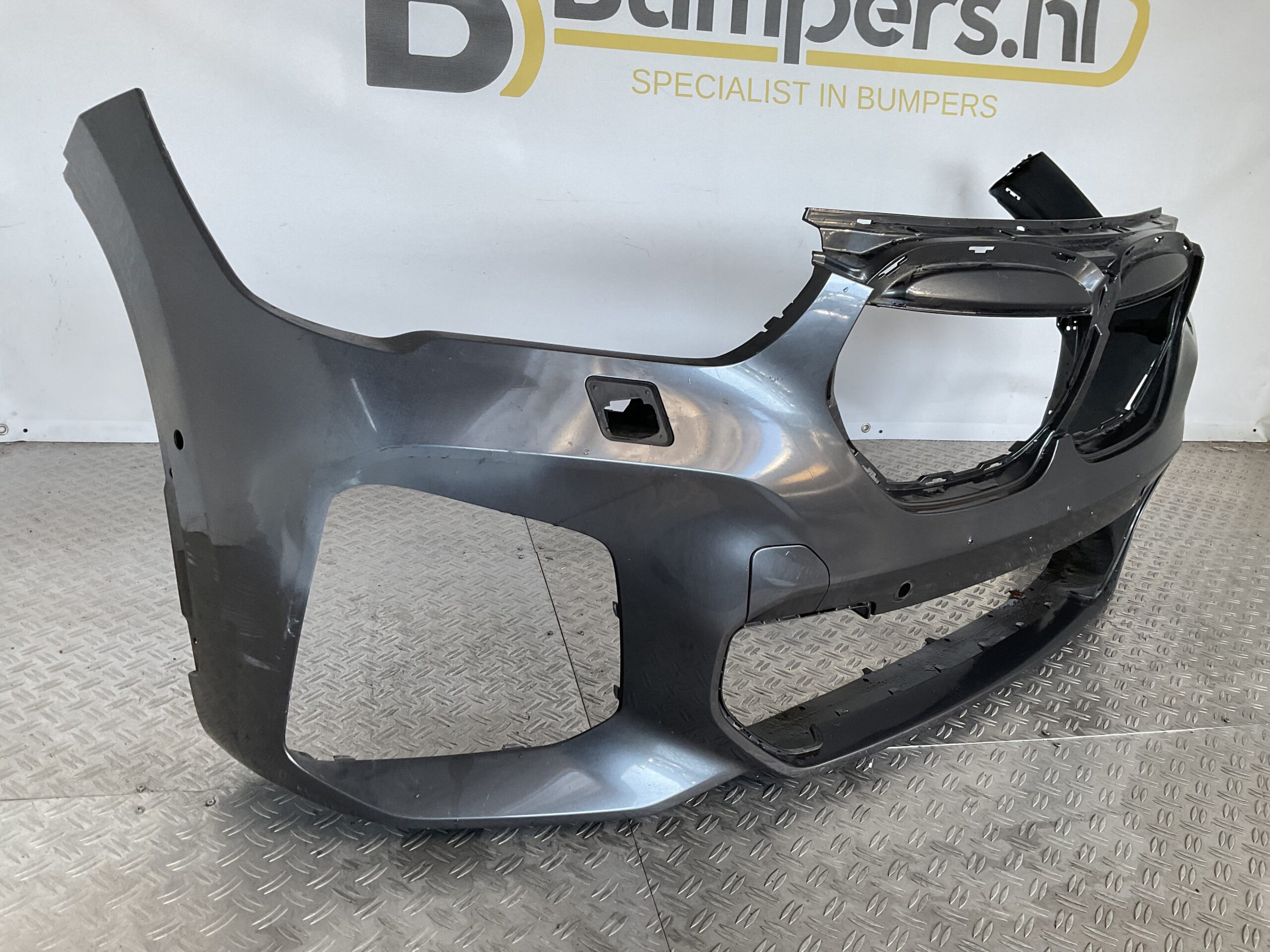 Bumper BMW X1 F48 Facelift LCI M-Pakket M Pakket 19- 51118075875 Voorbumper K5-17232z