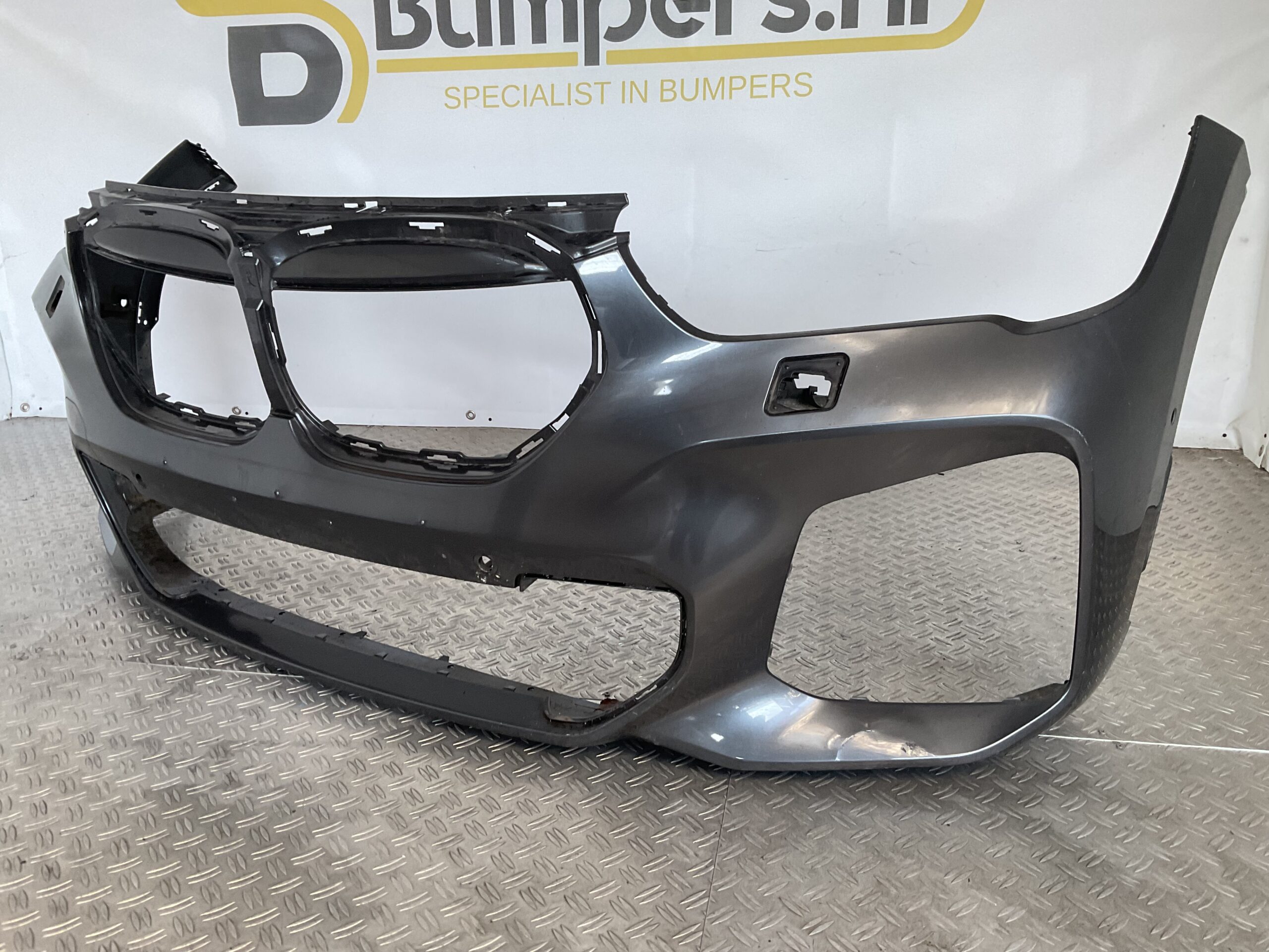 Bumper BMW X1 F48 Facelift LCI M-Pakket M Pakket 19- 51118075875 Voorbumper K5-17232z